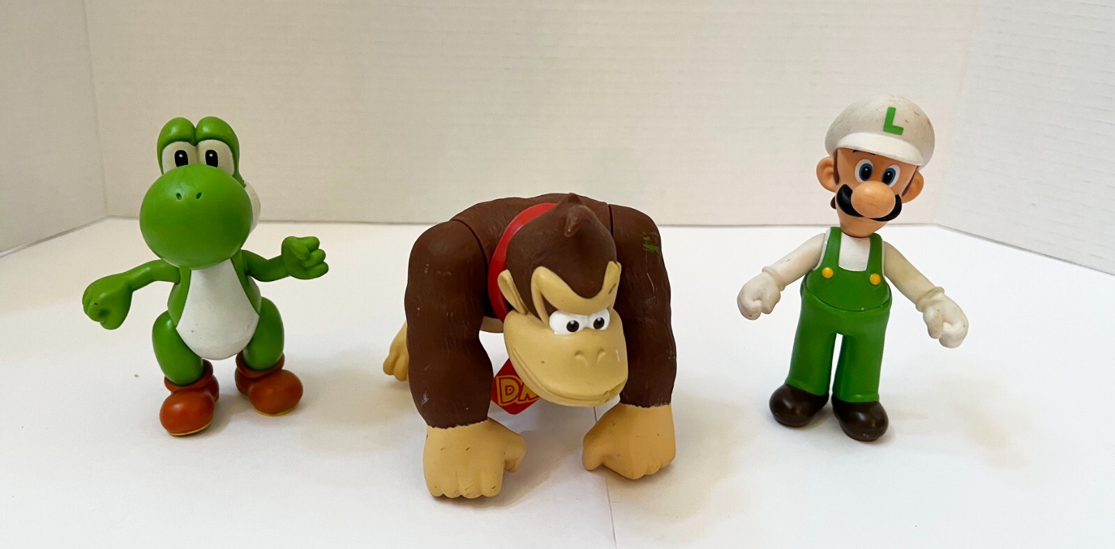 DONKEY KONG Luigi & Yoshi Figure Lot 2008 Nintendo Super Mario Bros video games