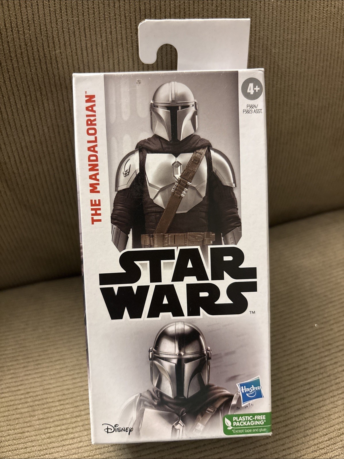 Star Wars E9358 The Mandalorian Action Figure