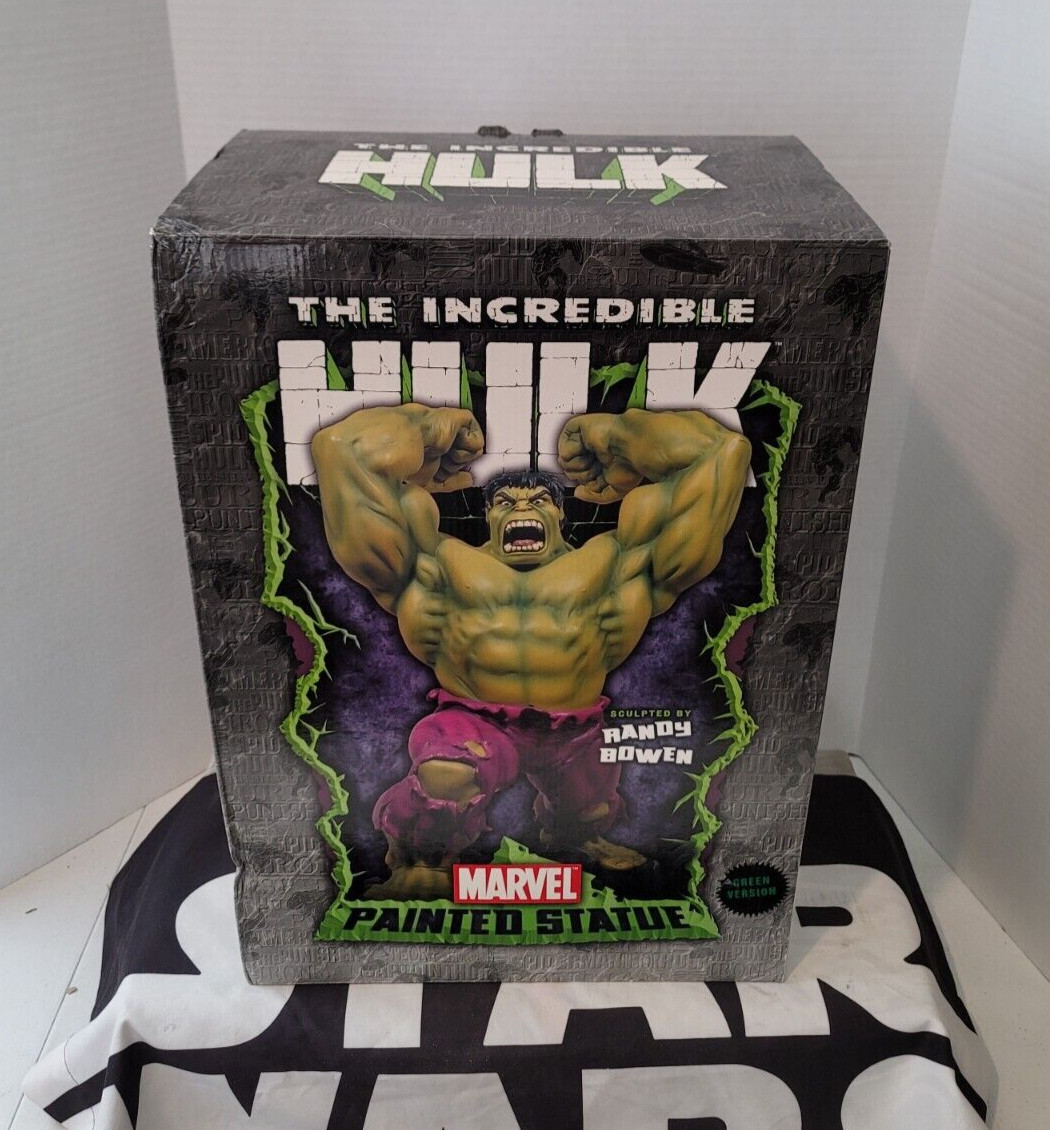 The Incredible Hulk Painted Statue Lambert MARVEL BOWEN Designs MIB 2500 G2U