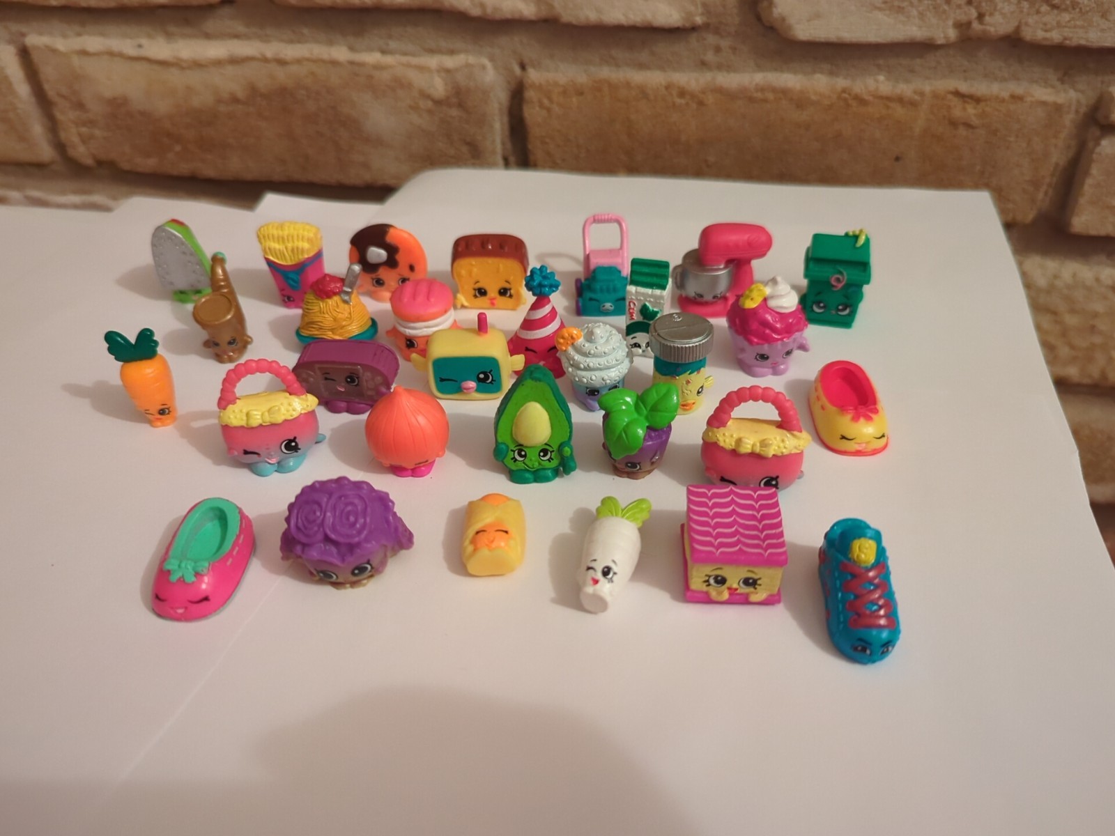 Shopkins Mixed Seasons Lot of 25 As Pictured