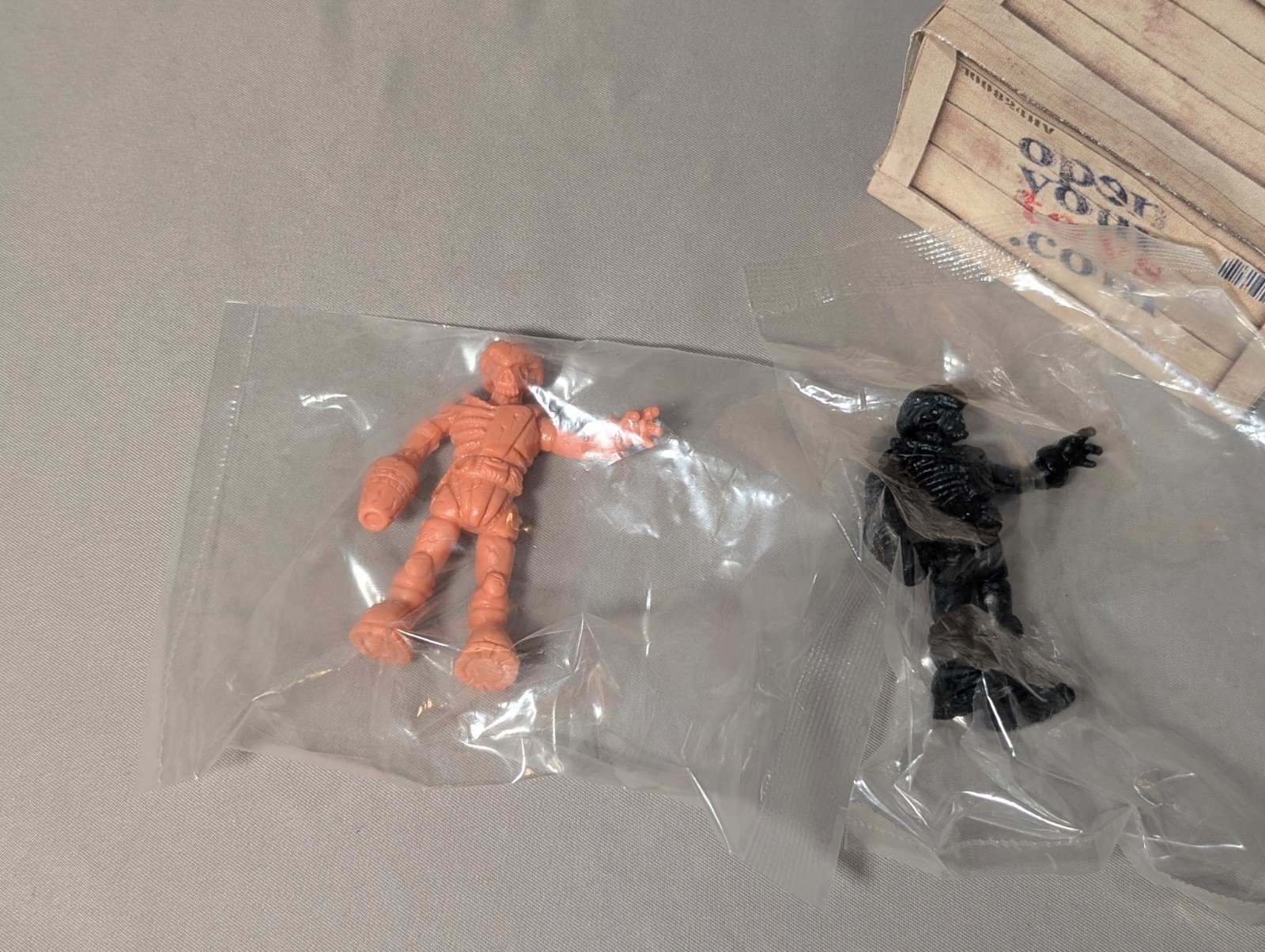 October Toys Black and Flesh Zombie Pheyden Minifigures OMFG Glyos Keshi