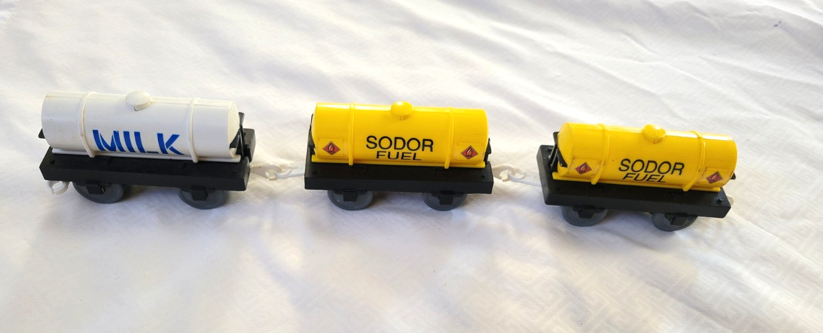 Thomas The Train Set of 3 Tanker Car Sodor Fuel And Milk