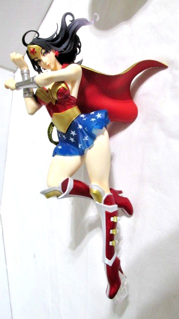 Kotobukiya DC Comics Bishoujo Armored Wonder Woman 2nd Edition PVC Figure