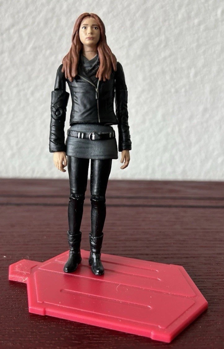 Doctor Who Amy Pond Action Figure Red Hair Black Jacket series 3 Figure & Stand