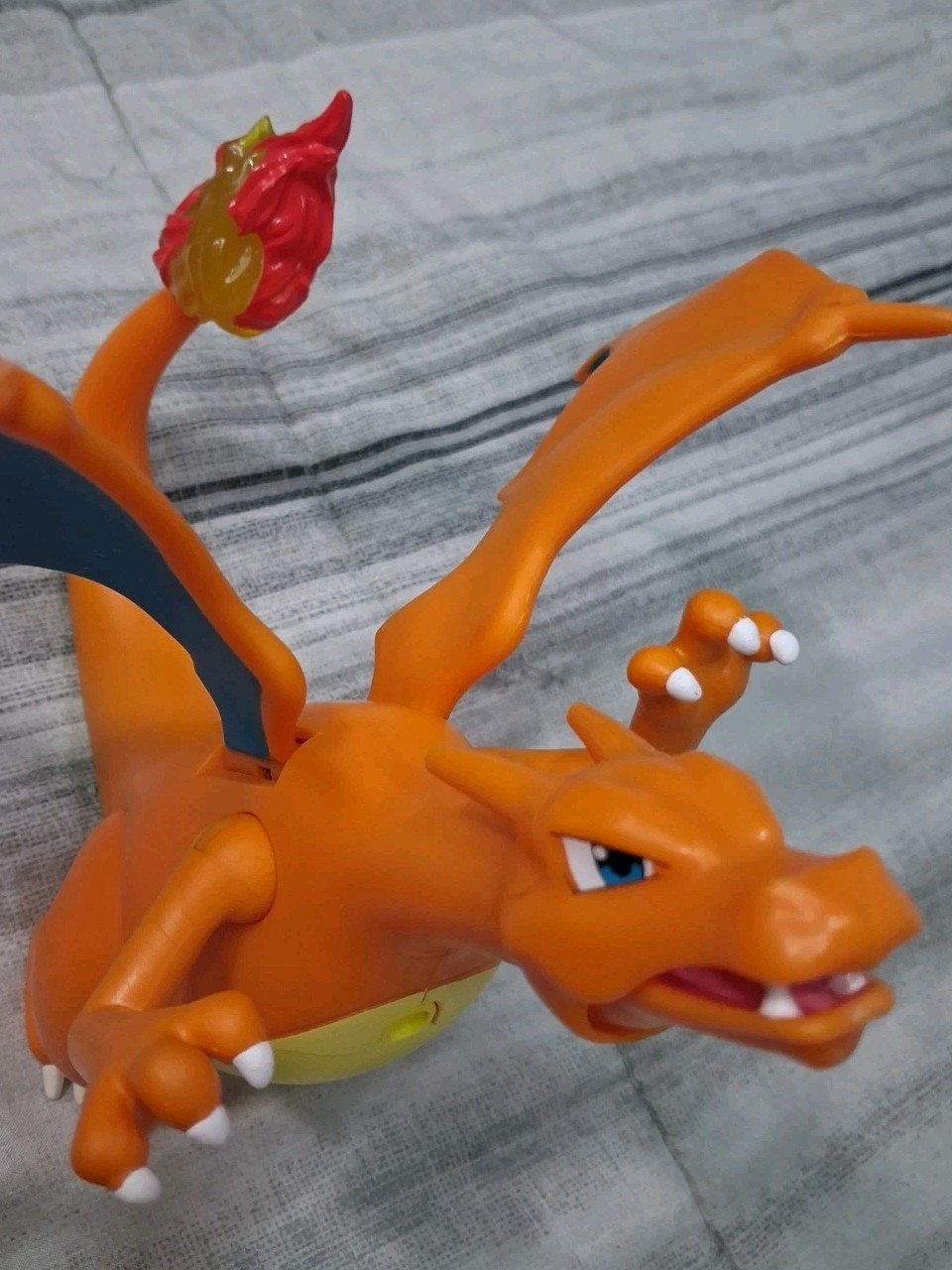 2021 Pokémon Flame & Flight Charizard Deluxe Tested Works Smoke-Free Clean