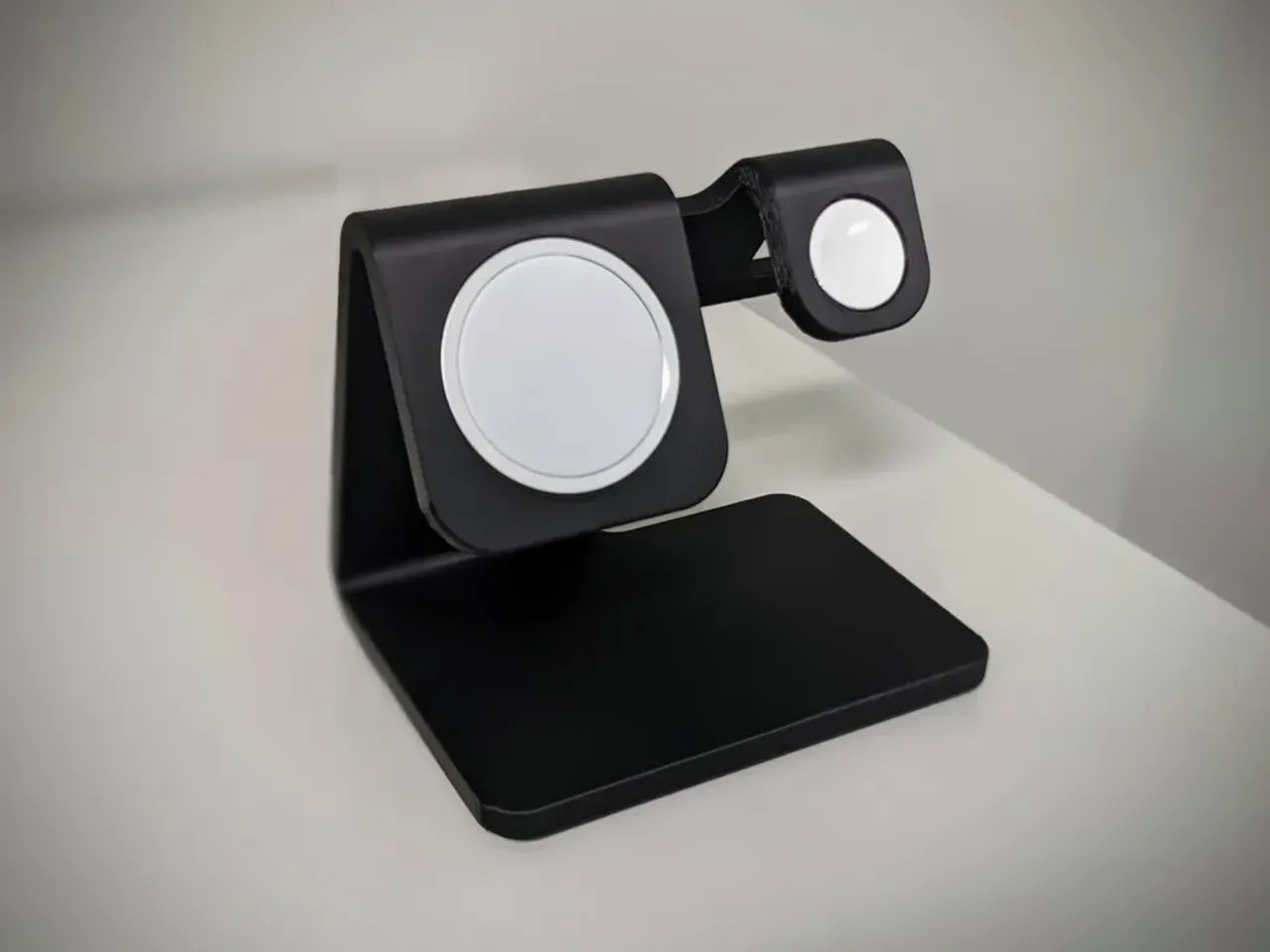 Phone And Watch Charger! Fully 3D Printed with PLA Matte with Black or any other
