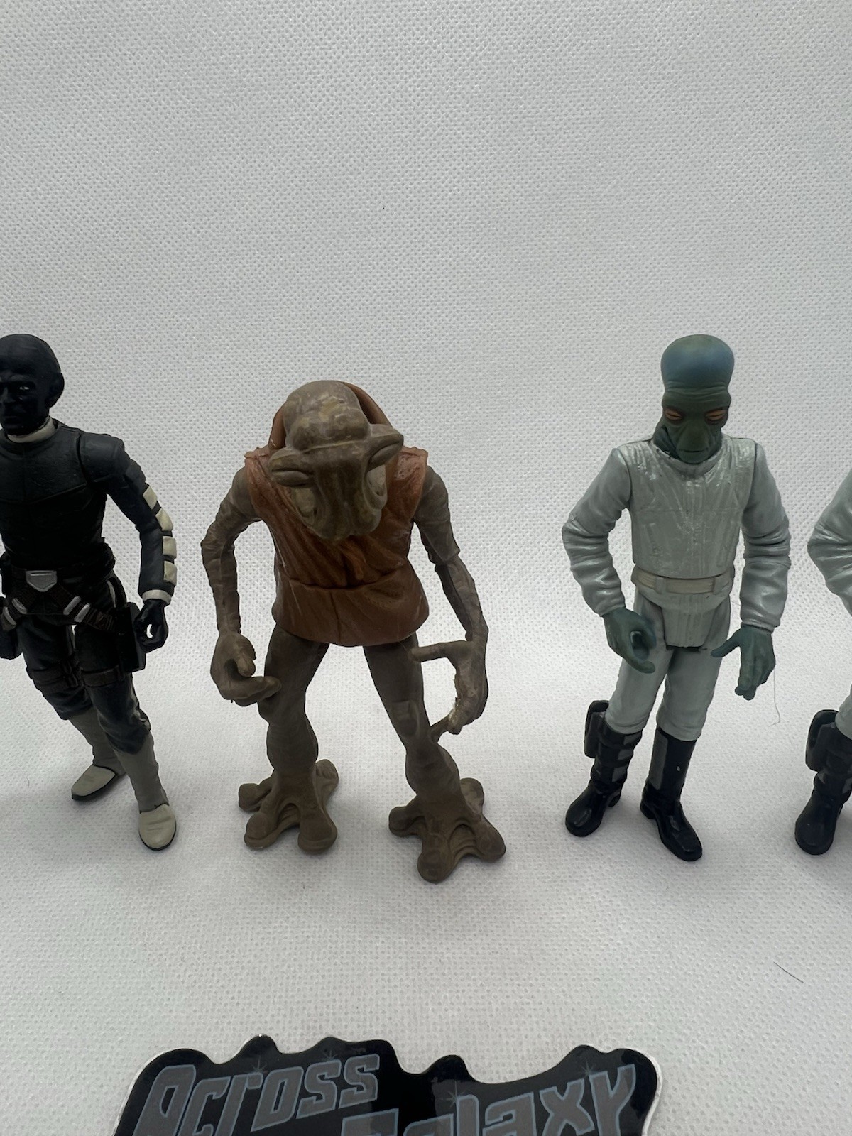 Hasbro Star Wars 3.75 Action Figures Loose Lot see photos / Mos Eisley Cantina