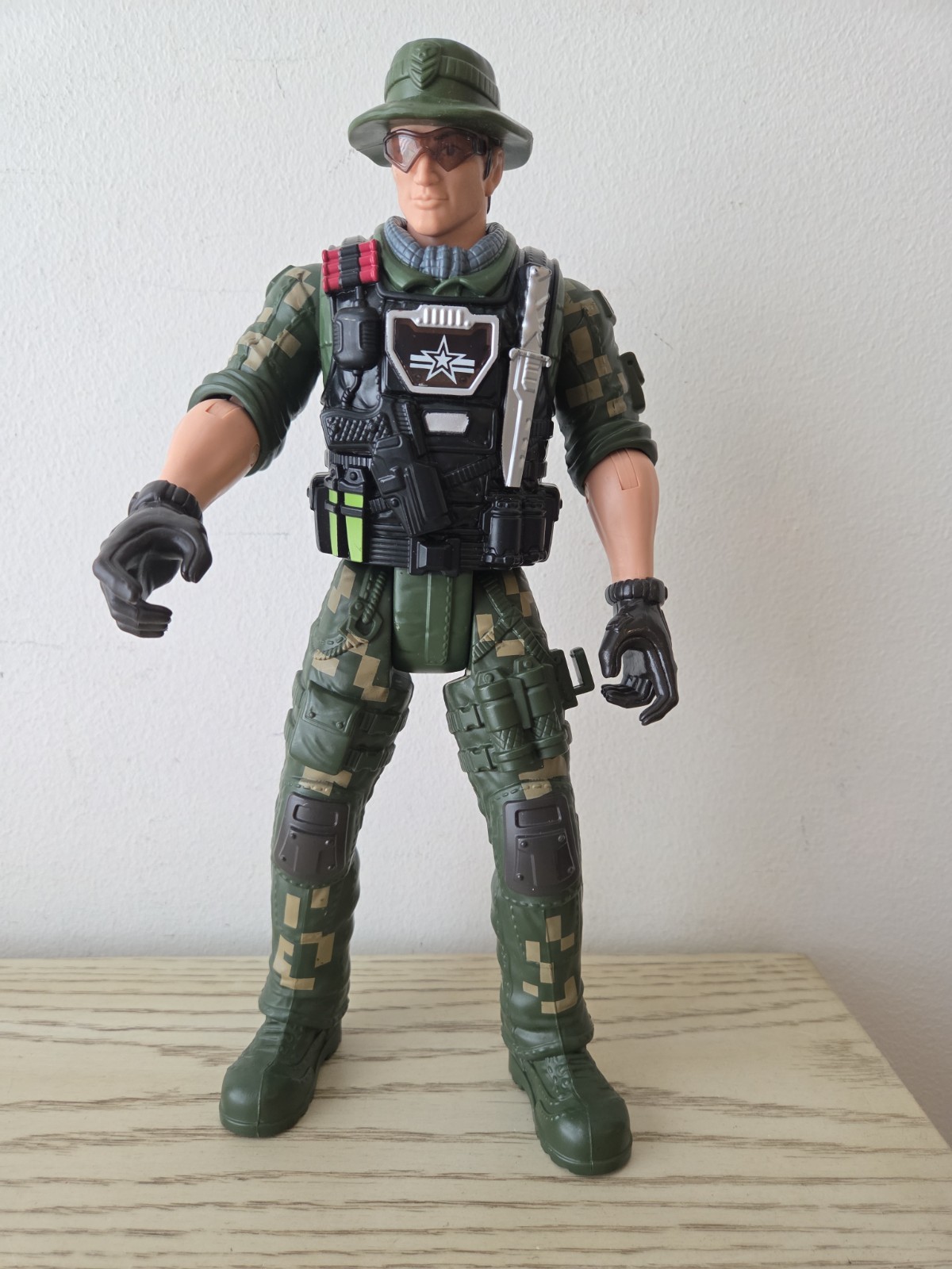 Freedom Fighter 12” Fully Jointed Action Figure Soldier Army Camo