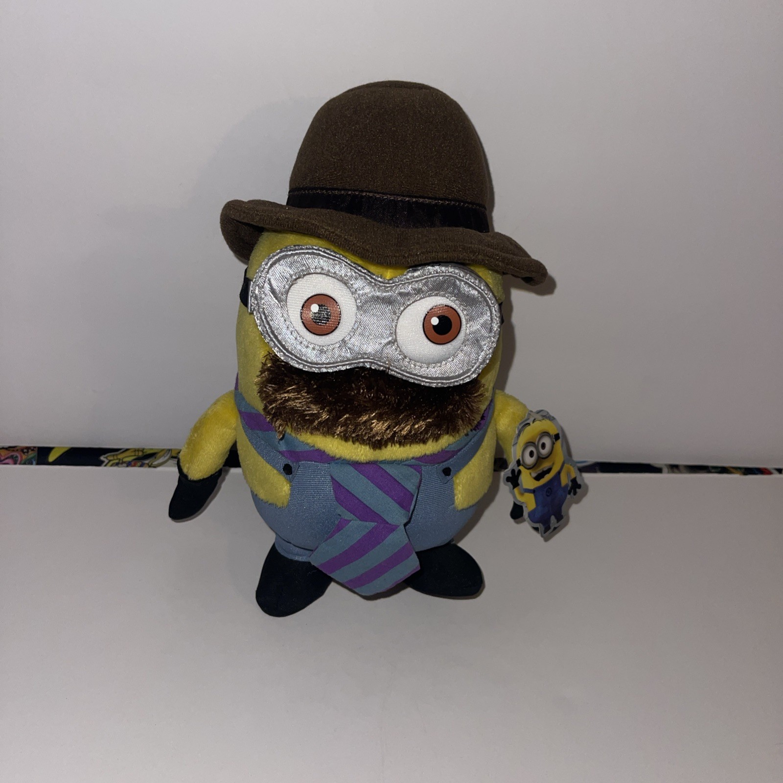 Despicable Me – Kevin the Minion with Goggles, Hat, Mustache, Suspenders, & Tie