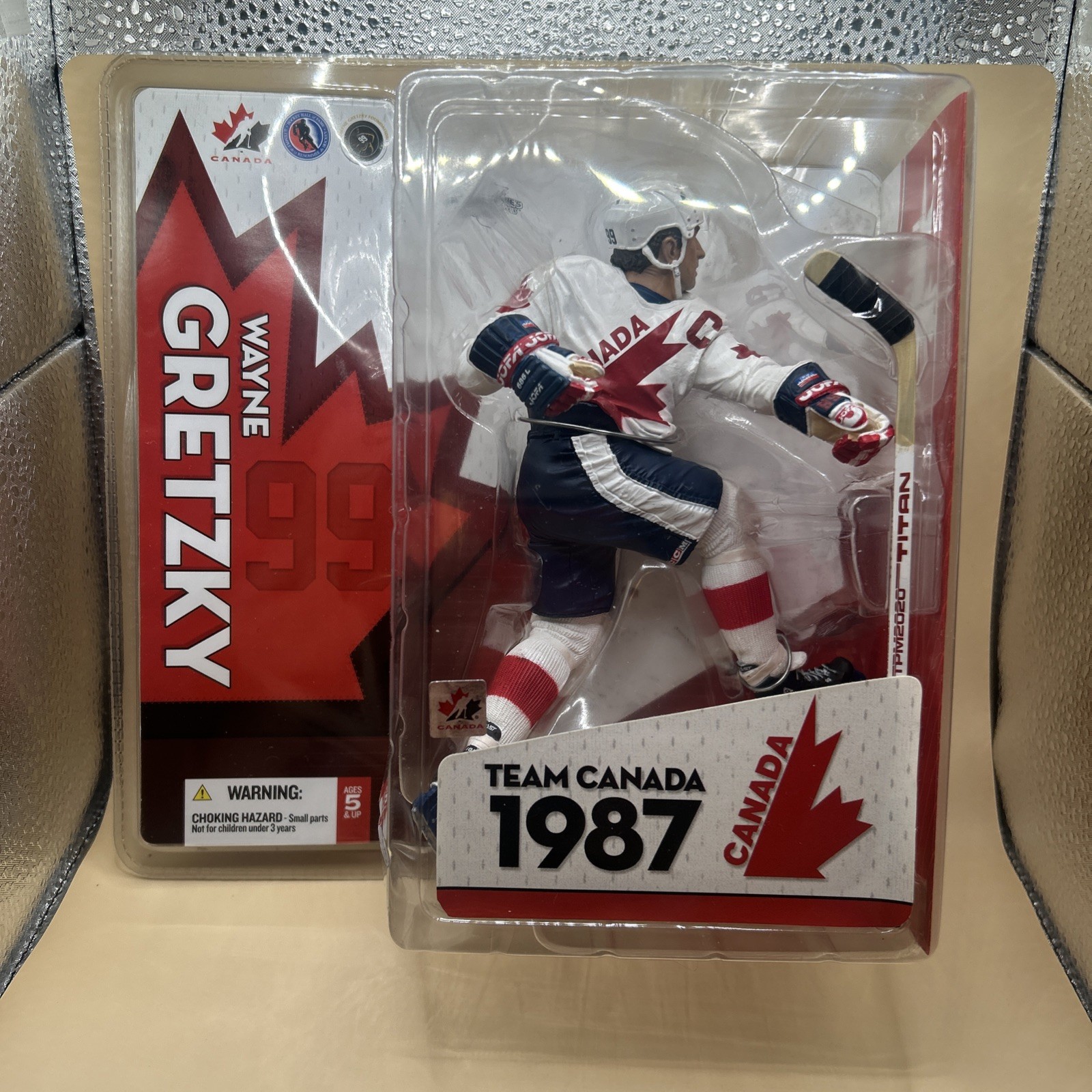 Wayne Gretzky McFarlane 2005 Team Canada 1987 White Jersey Version