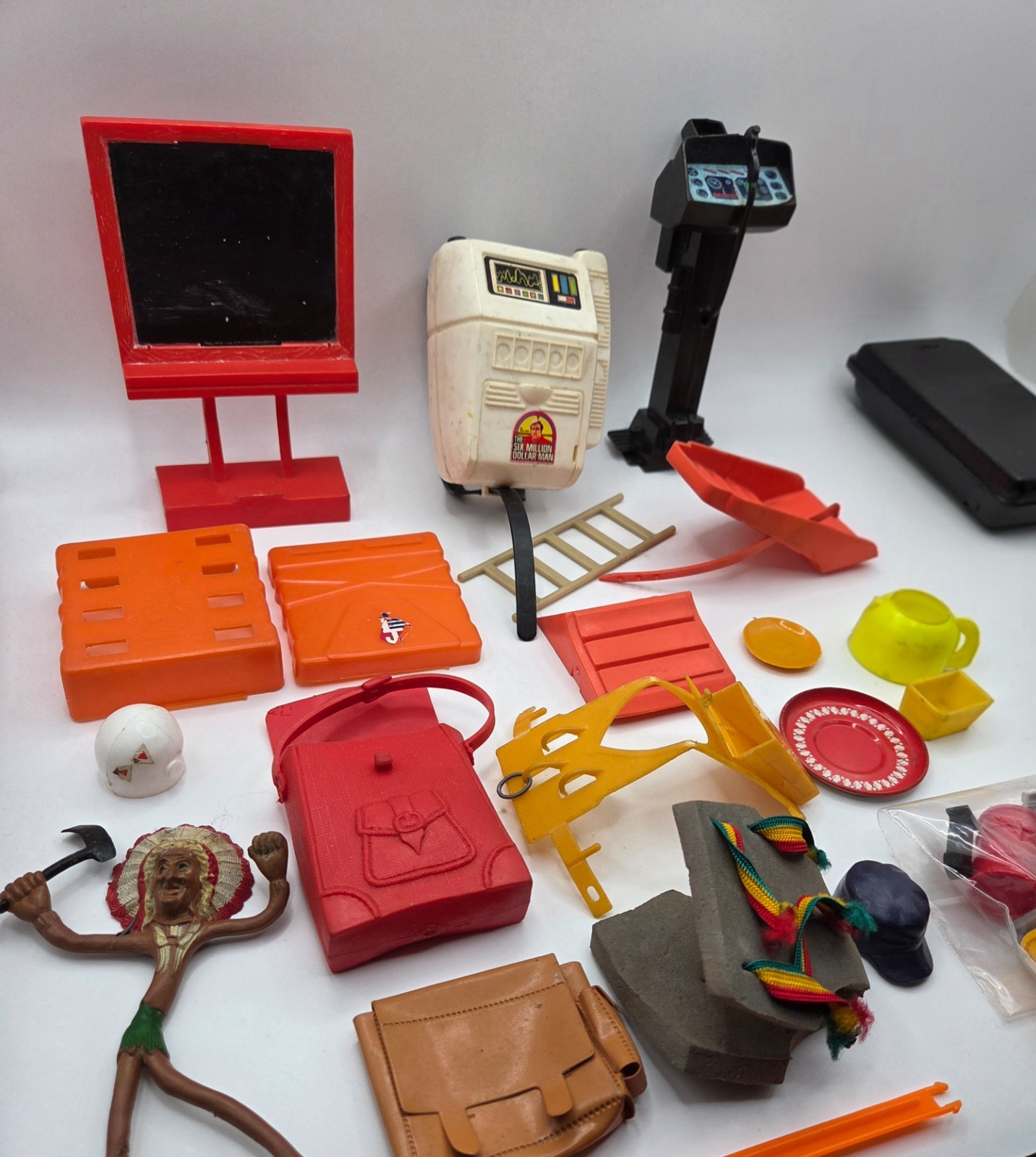Action Figure-Playset accessories Collection of 35+ pcs 1960’s-1980’s Vintage