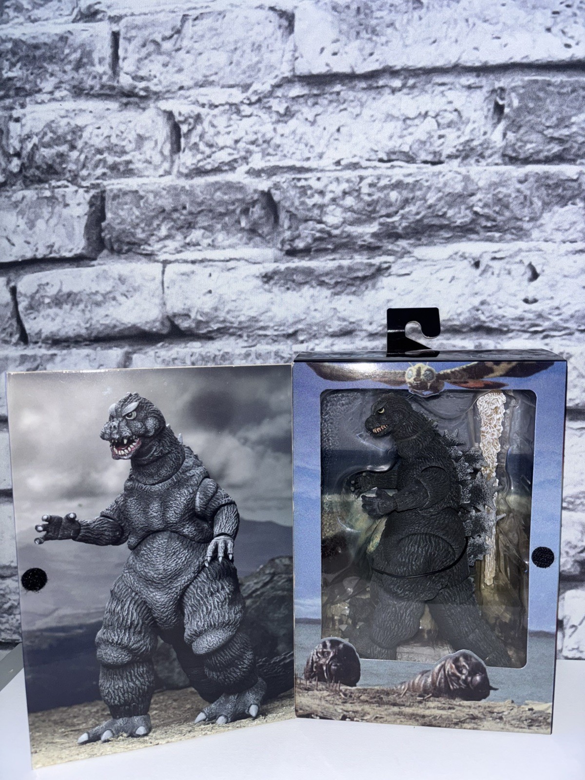 NECA GODZILLA Action Figure “Godzilla Against Mothra” 1964 – Brand New, Sealed