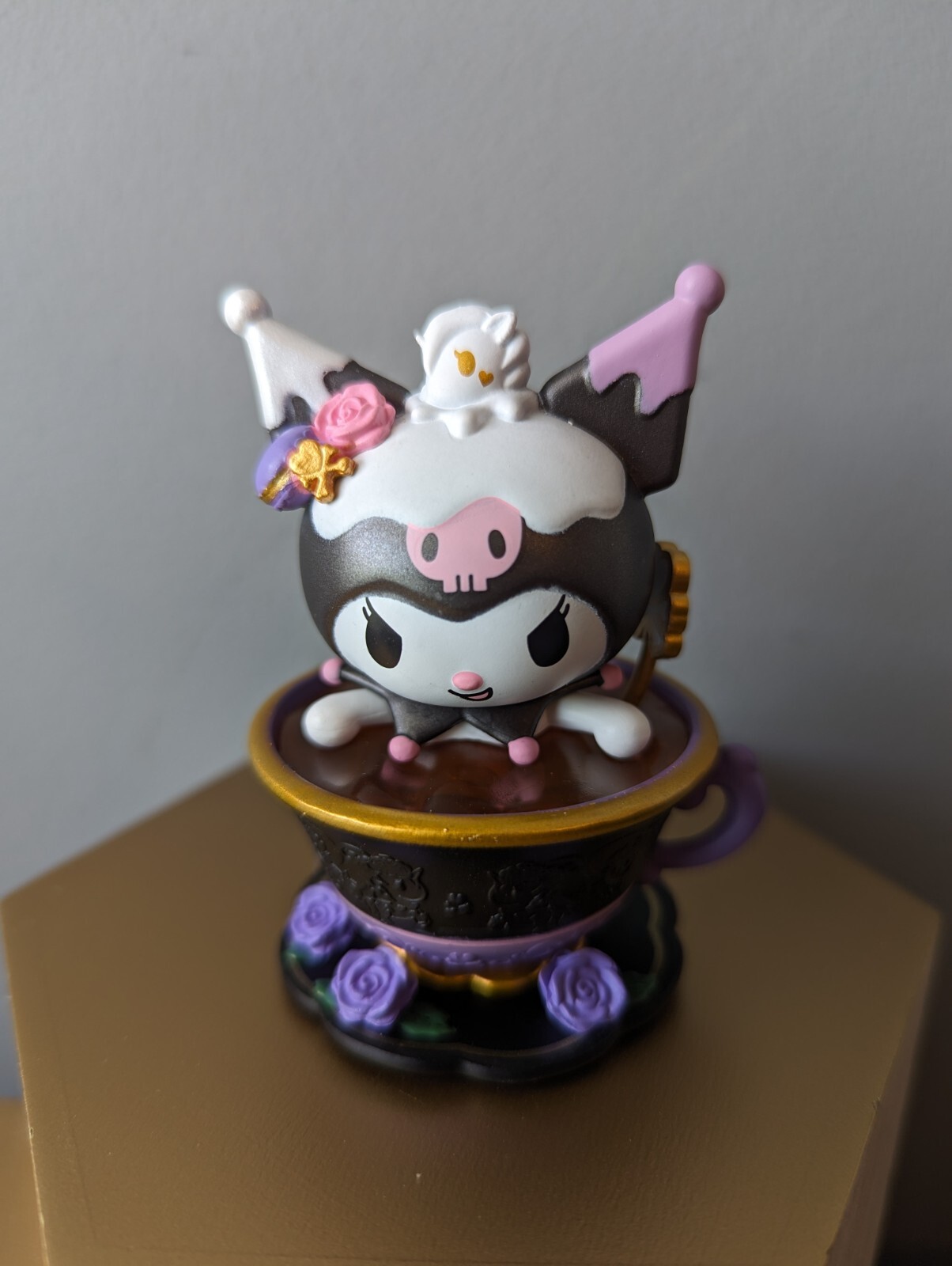 Kuromi in Rose Teacup Tokidoki Hello Kitty Series 4 Garden Tea Party w/Box