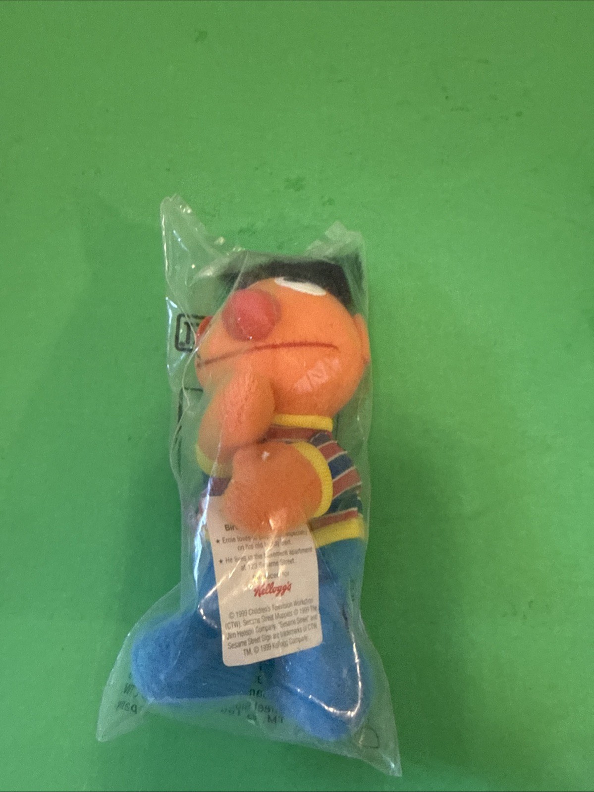 Vintage Ernie Sesame Street Kelloggs Cereal Box Soft Toy Mini Beans 4&Prime; 1999 New