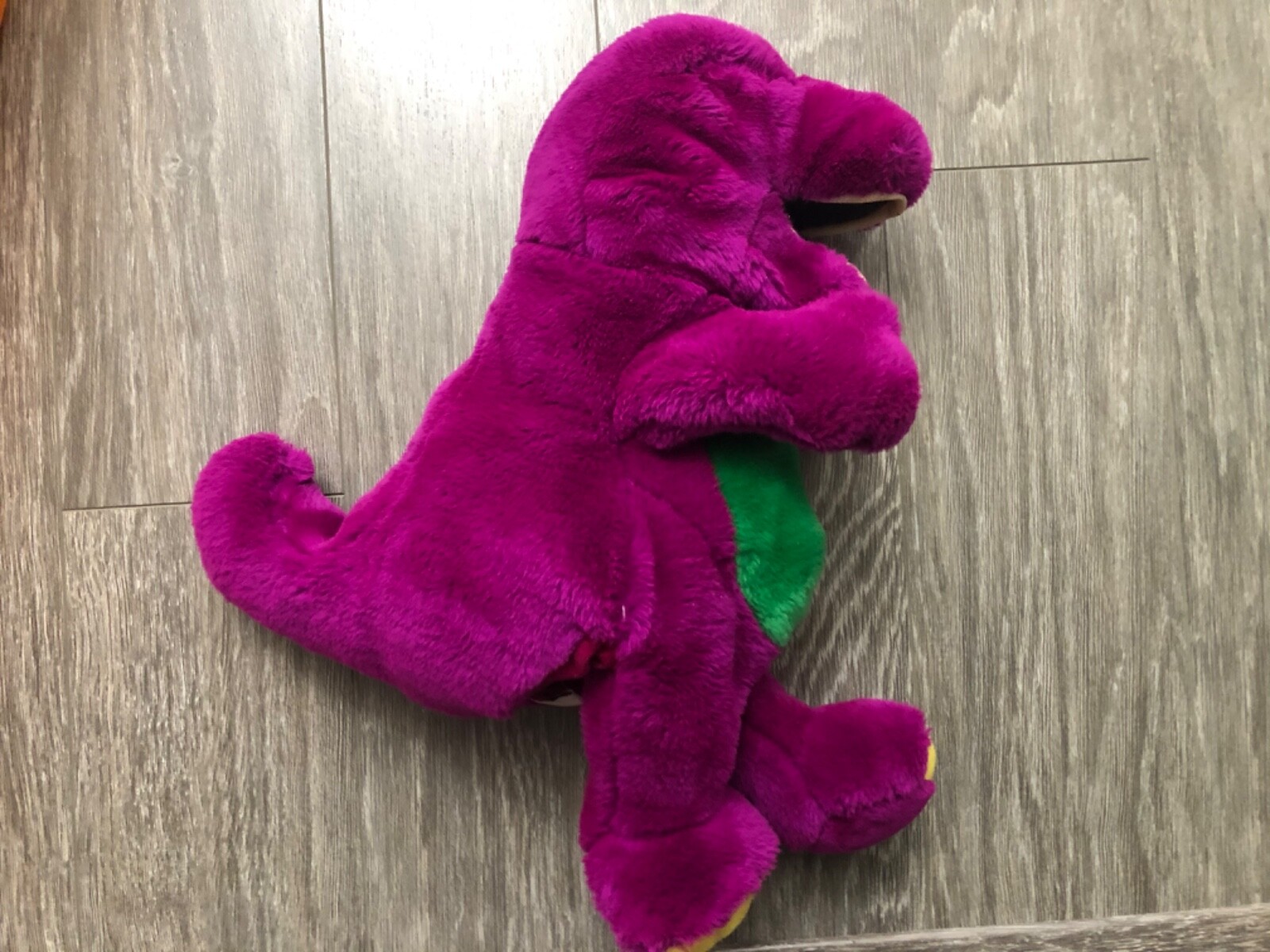 Dakin The Lyons Group Barney Plush Puppet 1992 – 13&Prime; Tall