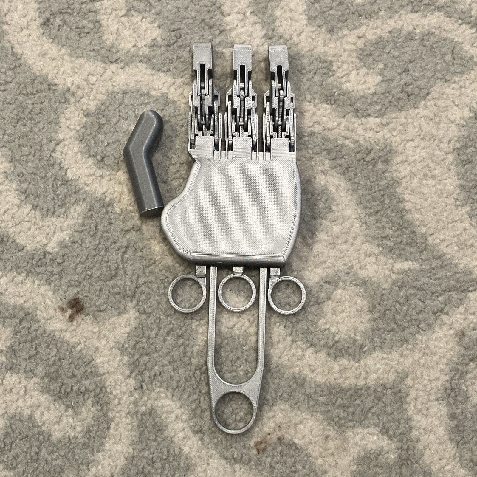 Gray Plastic Action Figure Hand Accessory Mechanical Part w/ Lever & Rings