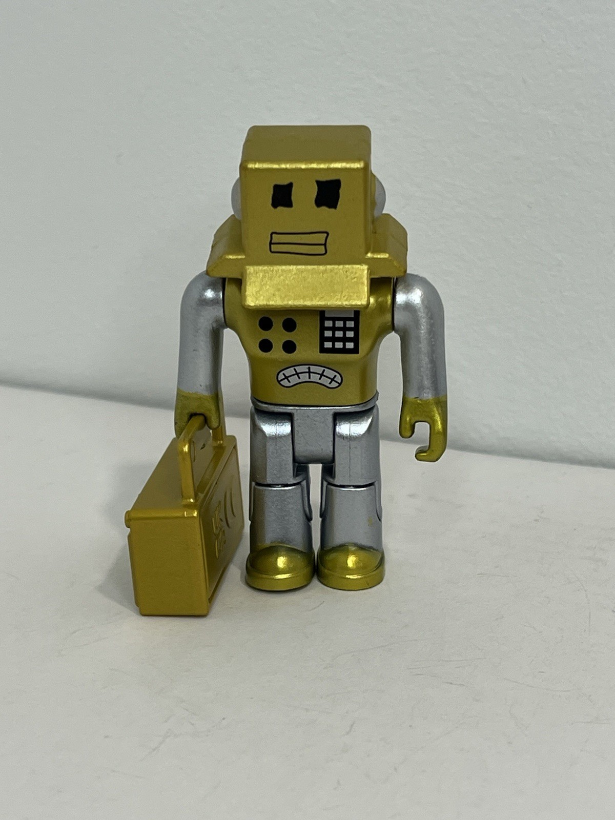 ROBL0X GOLD MR. ROBOT Figure w Hat Radio (NO CODE) Icons Collector&rsquo;s Set 15th