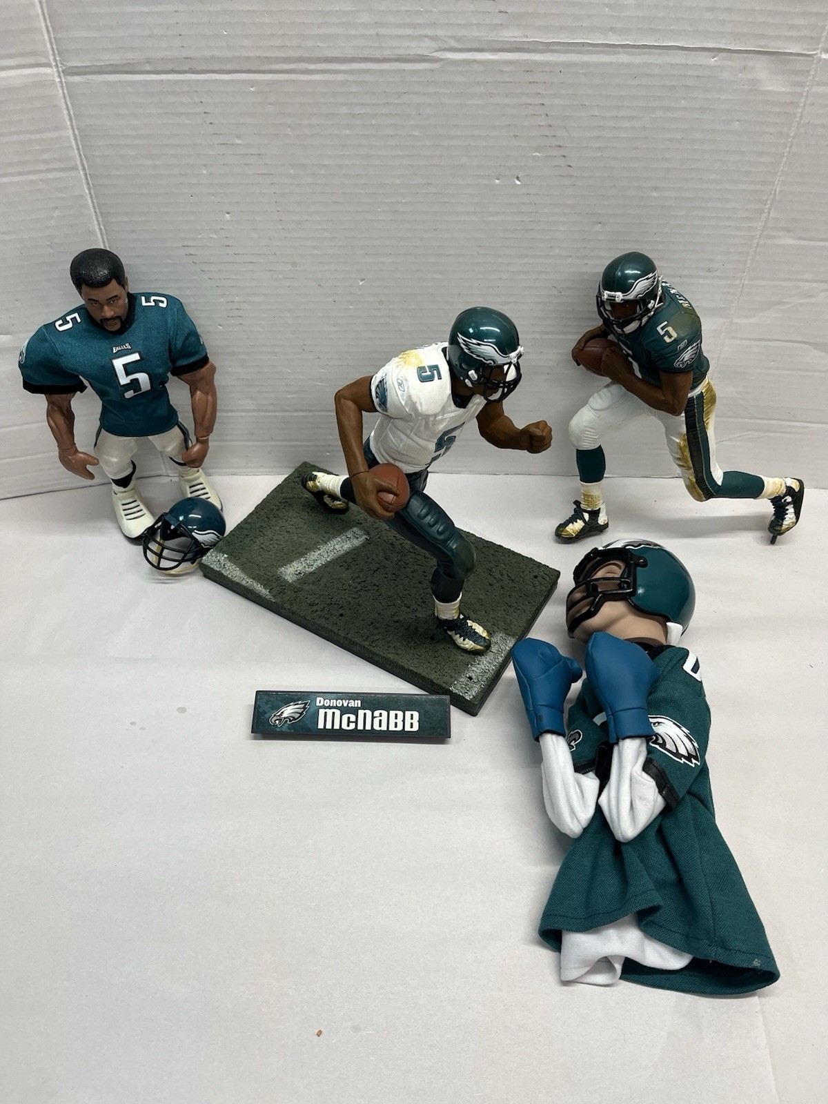 MCFARLANE NFL EAGLES DONOVAN MCNABB 12&Prime; LOOSE VARIANT & FIGURE PUPPET LOT