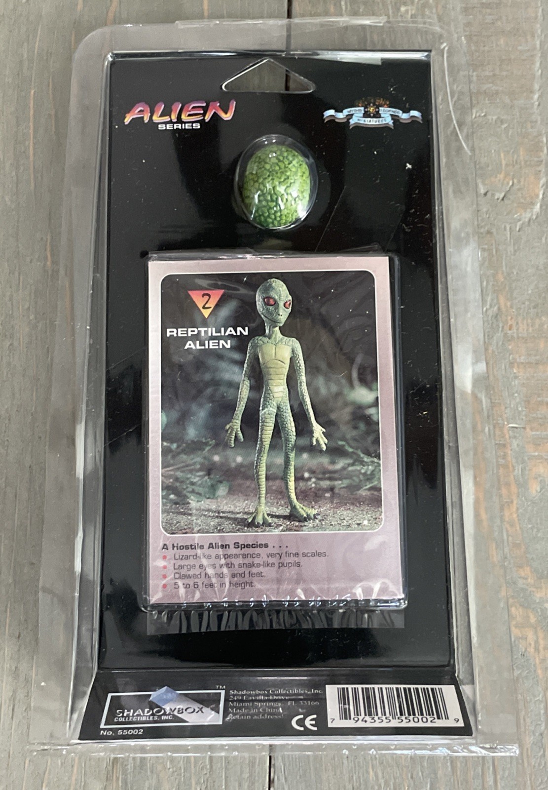 REPTILIAN ALIEN – Set No. 2 w/ card – Shadowbox Collectibles Alien Series 1996