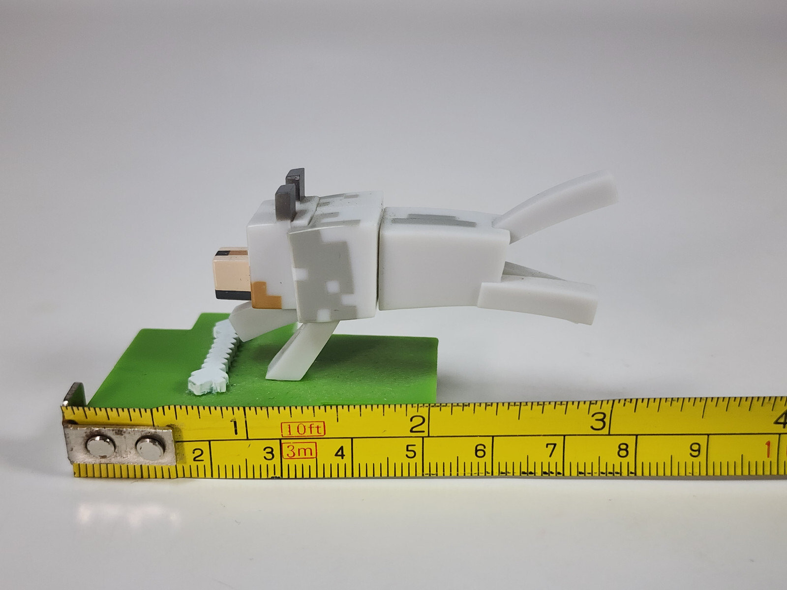 Minecraft Mojang Action Figure 3&Prime; Gray Wolf Dog Running To Bone Jinx