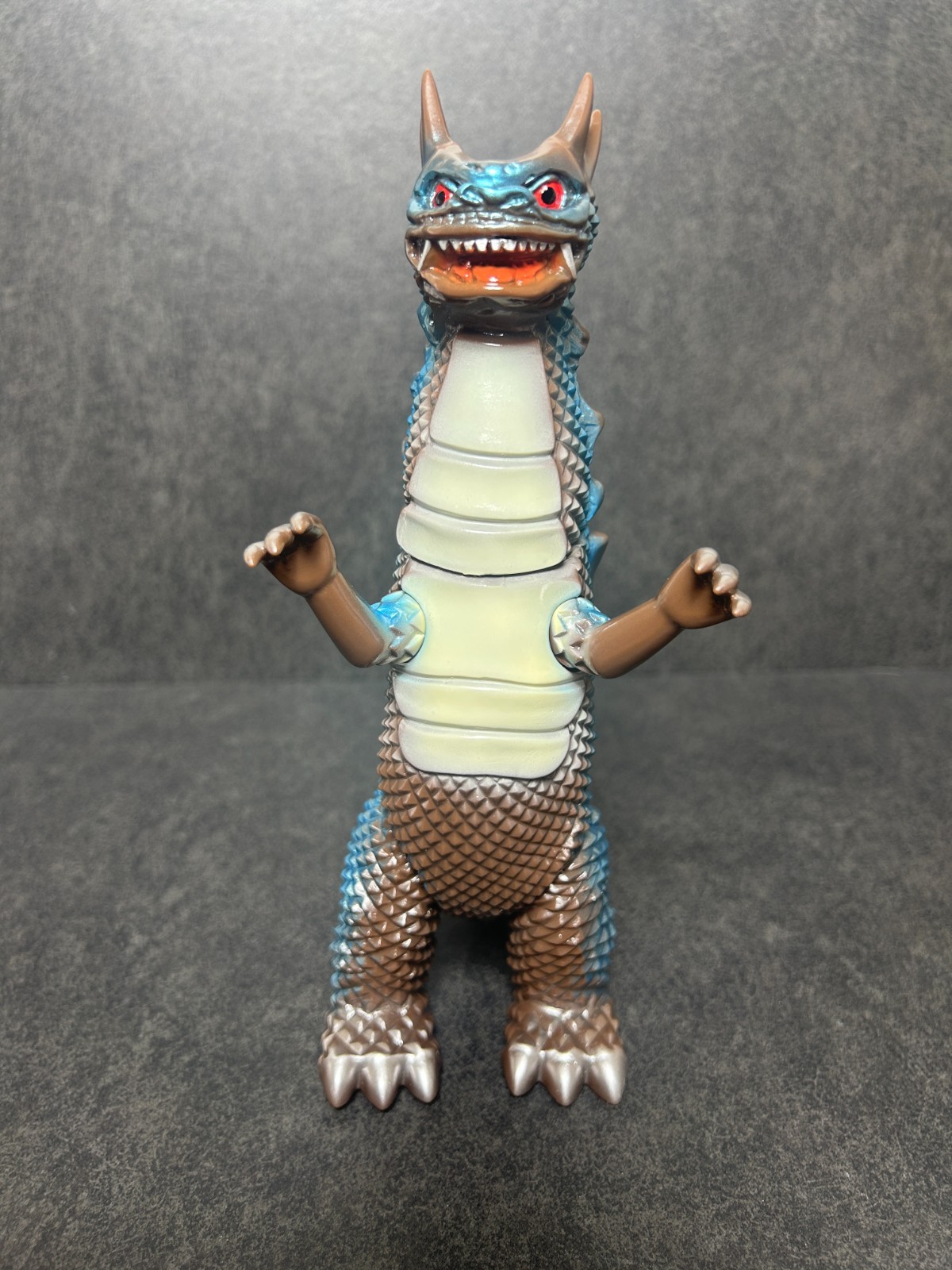 M1GO Ultraman & Bemuler Vs Set Sofubi 8&Prime; Soft Vinyl Figure 2000 w/ Header & Bag