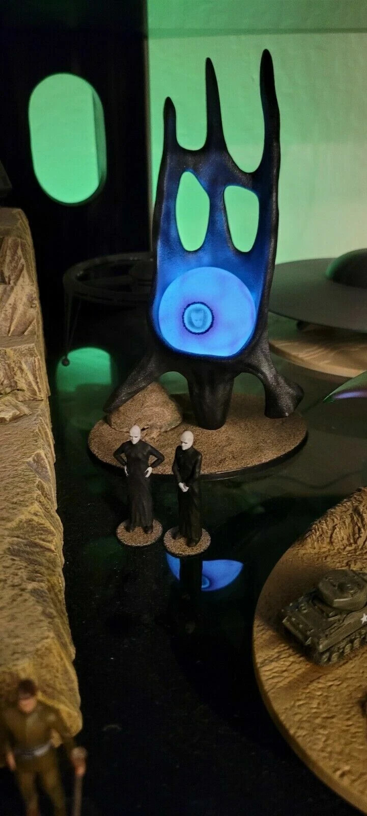 Lost In Space Invaders from the 5th Dimension 2 Alien Figures Landscape 3D print