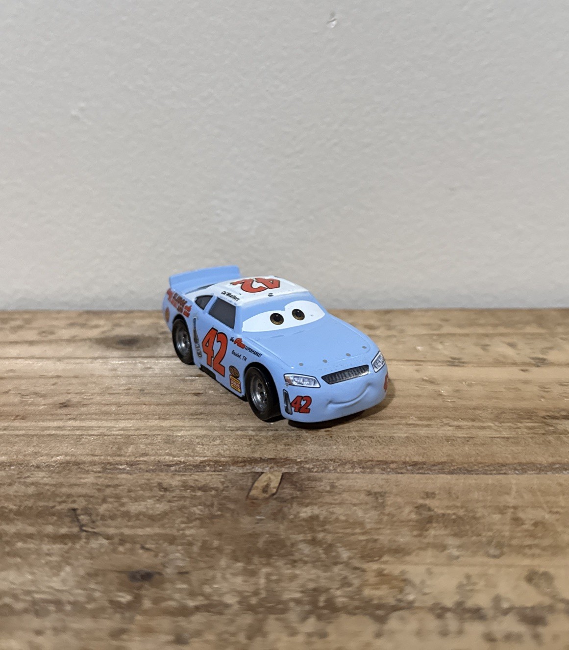 Mattel Disney Pixar Cars Thomasville Racing Legends Cal Weathers #42