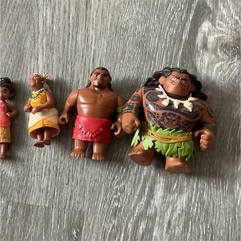 Disney Moana & Maui Action Figure Collection Multicolor Boxed Less Than 5in