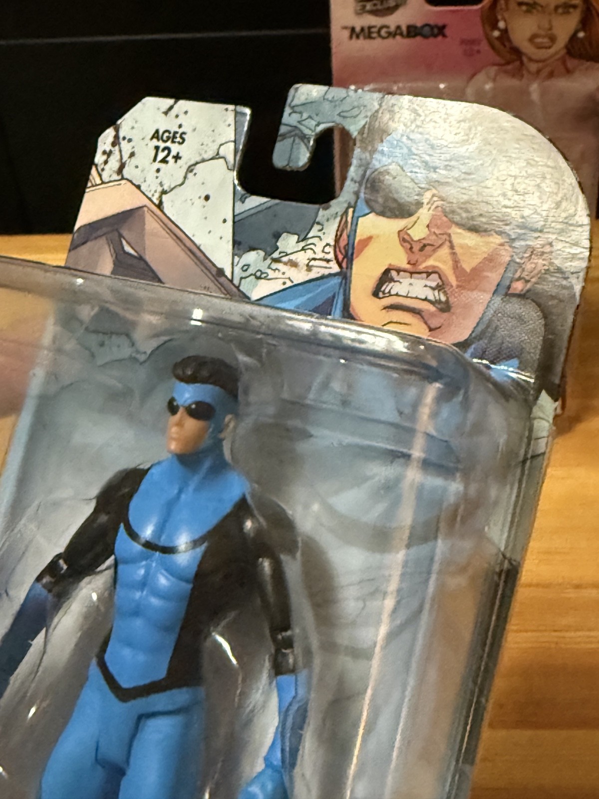 Invincible Comic Skybound Megabox Exclusive McFarlane Invincible & Eve Figures