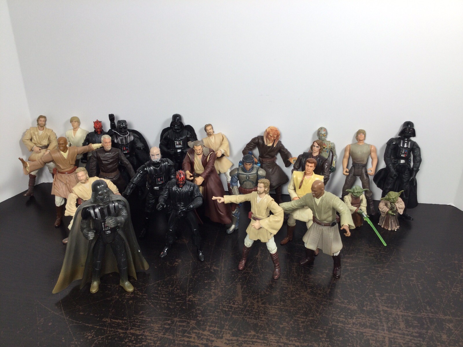 Lot of 24 Star Wars Figures Darth Vader Darth Maul Mace Windu Yoda Toys