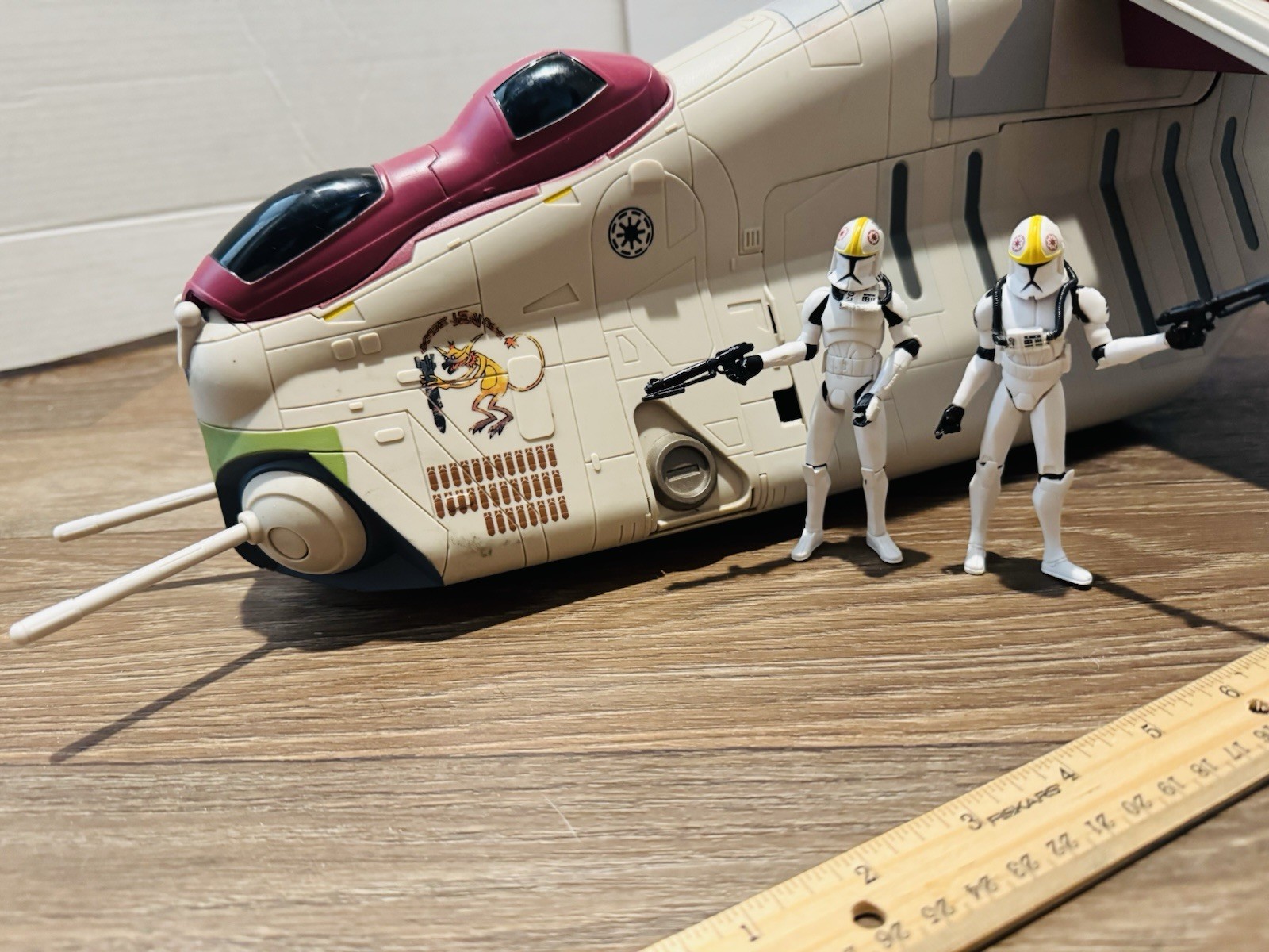 2009 Hasbro Star Wars REPUBLIC GUNSHIP CRUMB BOMBER Toys-R-Us Exclusive