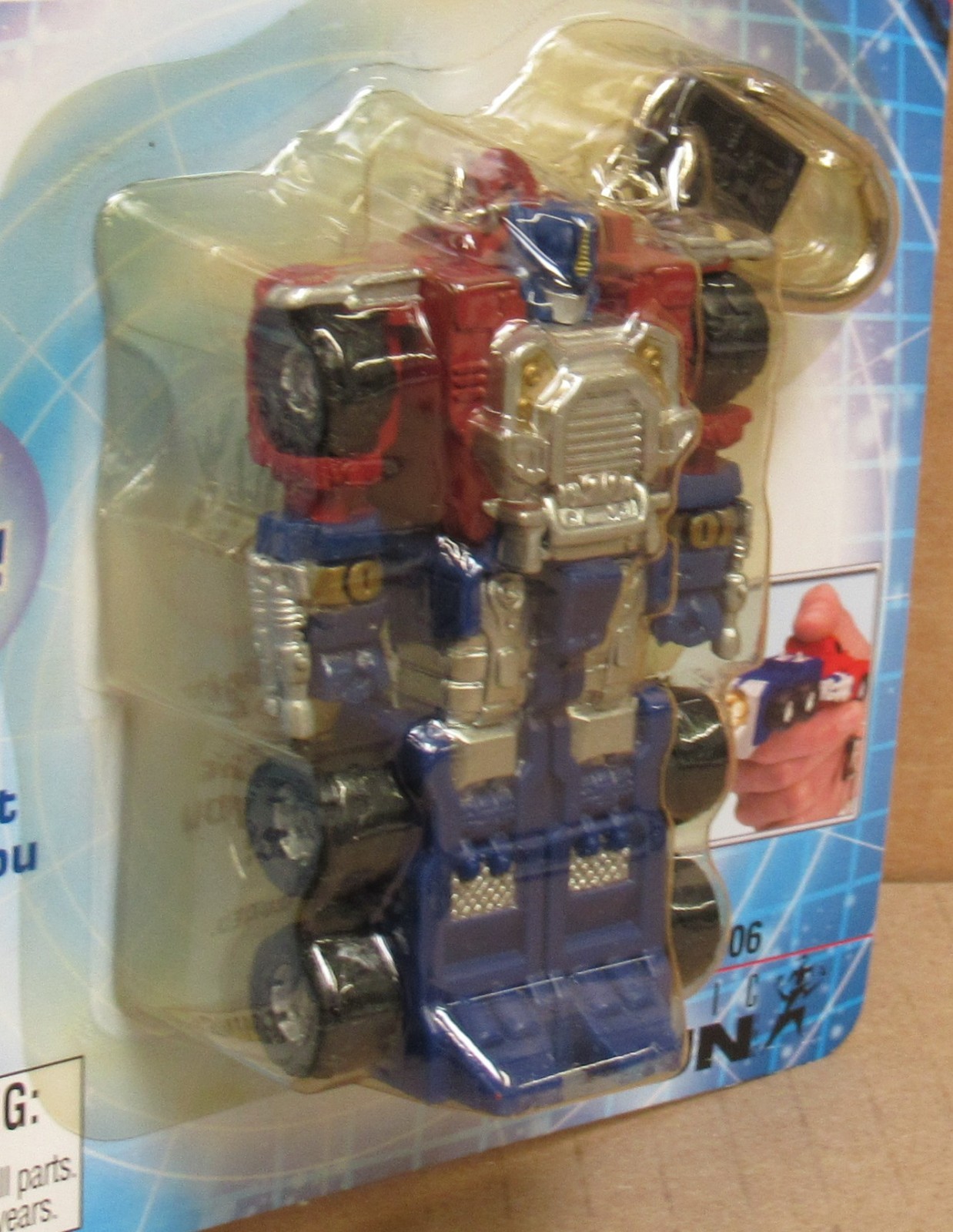 Basic Fun 1006 Transformers « Armanda » Optimus Prime Flashlight Keychain NIP
