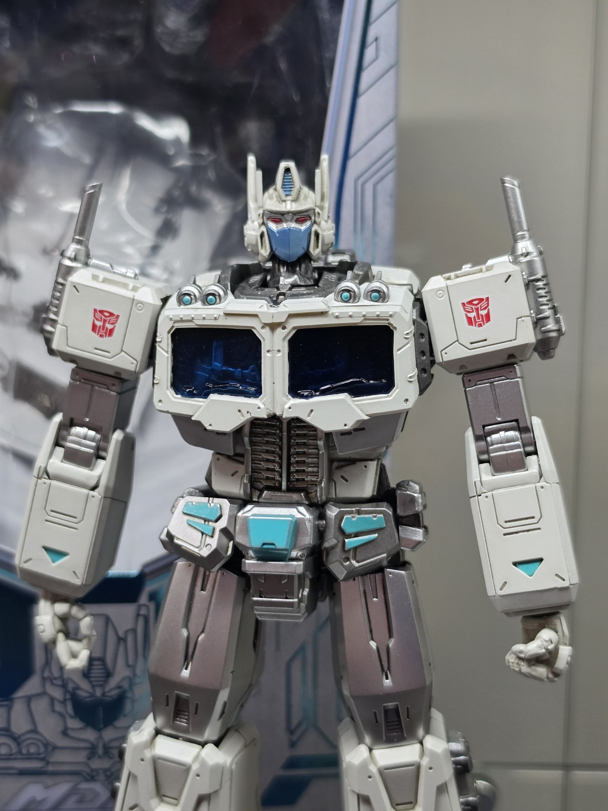 ThreeZero Transformers MDLX Ultra Magnus