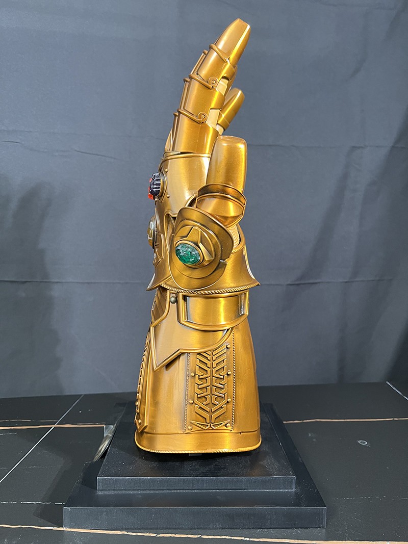 HCMY Thanos Infinity Gauntlet Full Metal 1:1 Wearable LED Cosplay Statue Instock