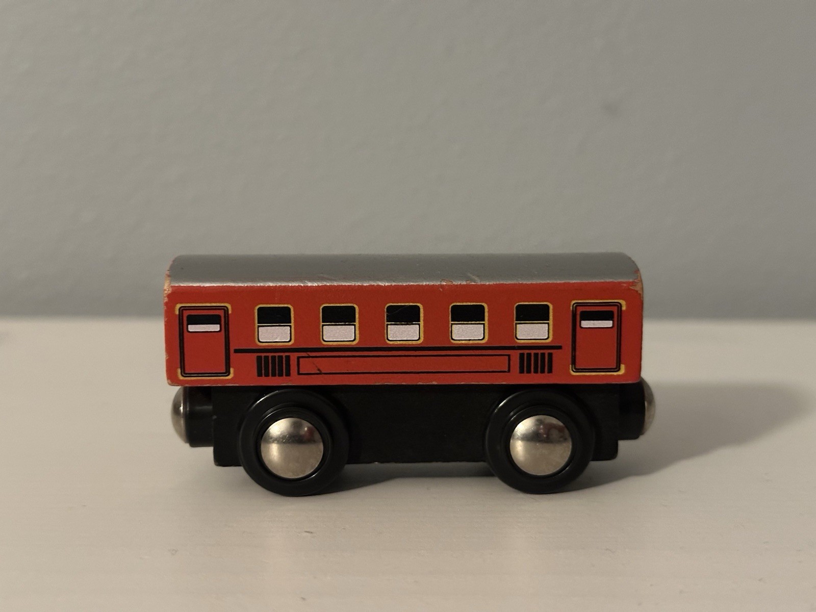 Express Coach – Orbrium 2010s Classic Train Coach Car Wagon Rare VTG