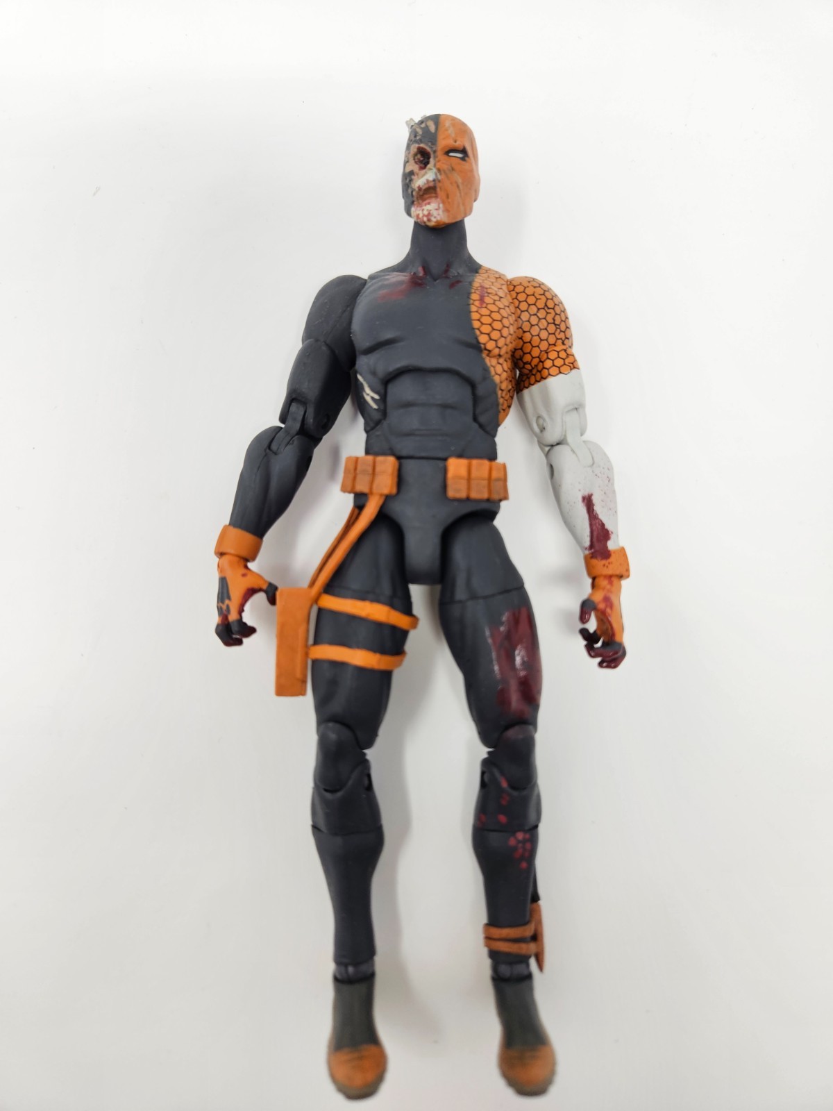 DC Direct Essentials Unkillables Deathstroke 7&Prime; inch action figure McFarlane