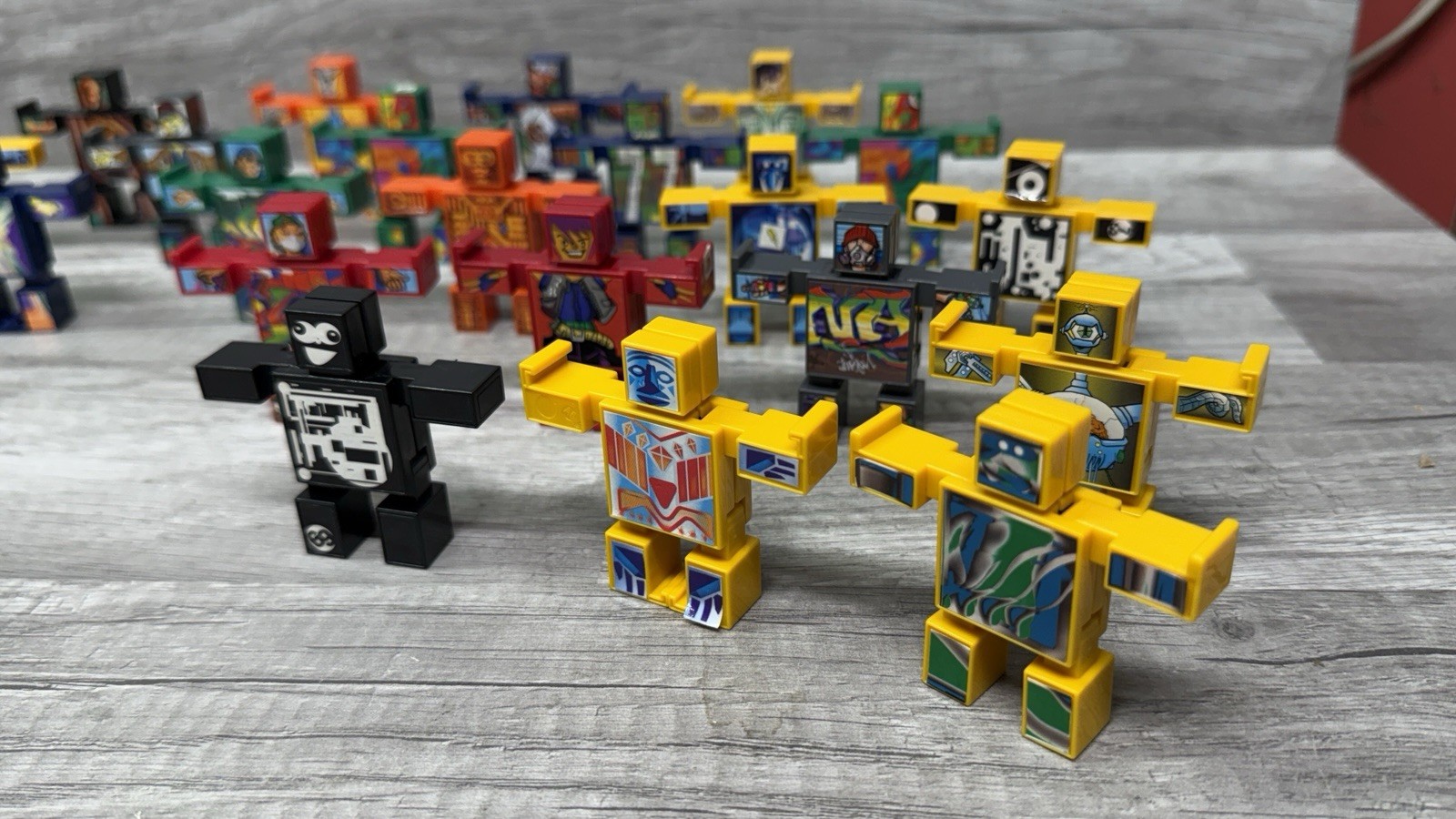Lot of 42 Vintage NakNak Battle Block Action Figure Toys Y2k 2000s