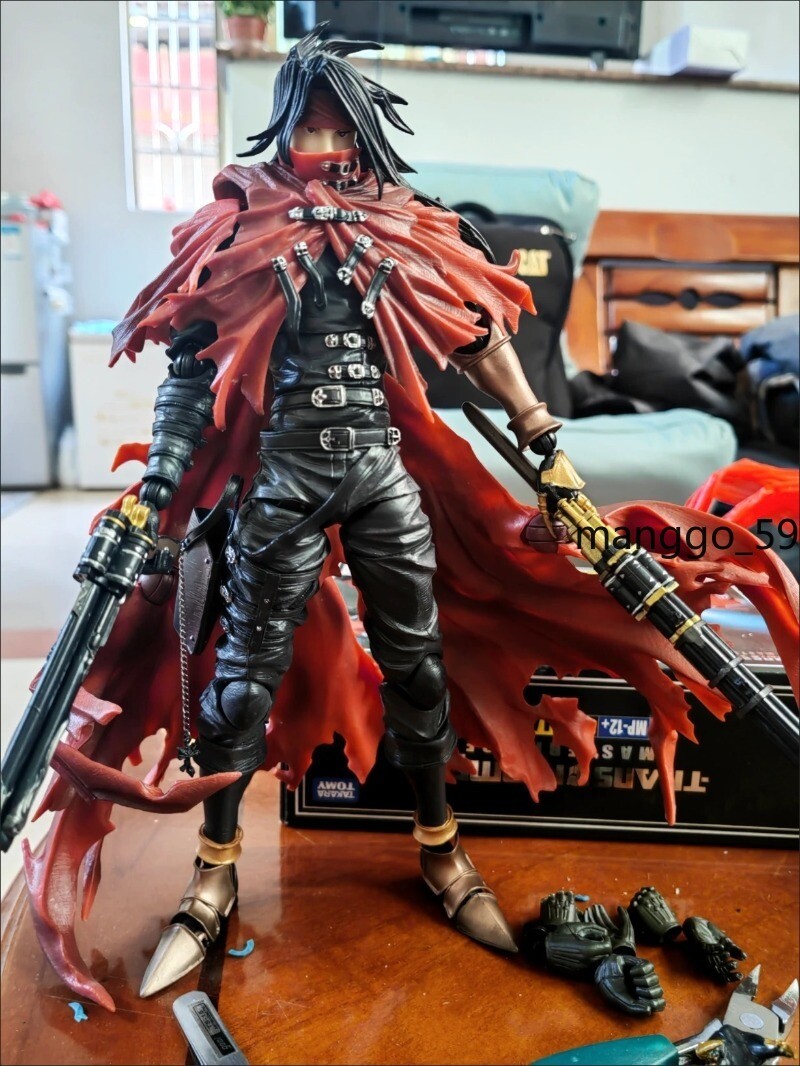 IN US!!!-Play Arts Kai Final Fantasy VII Vincent Valentine Action Figure PVC New