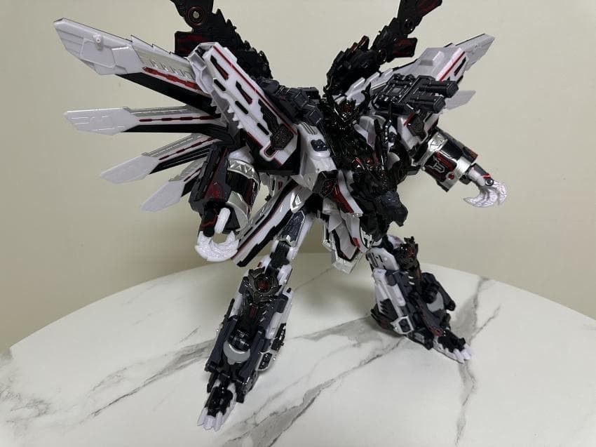 Metal Cardbot W « Tyrant Zero » – The Ultimate Colossal Black Dragon Emperor K-toy