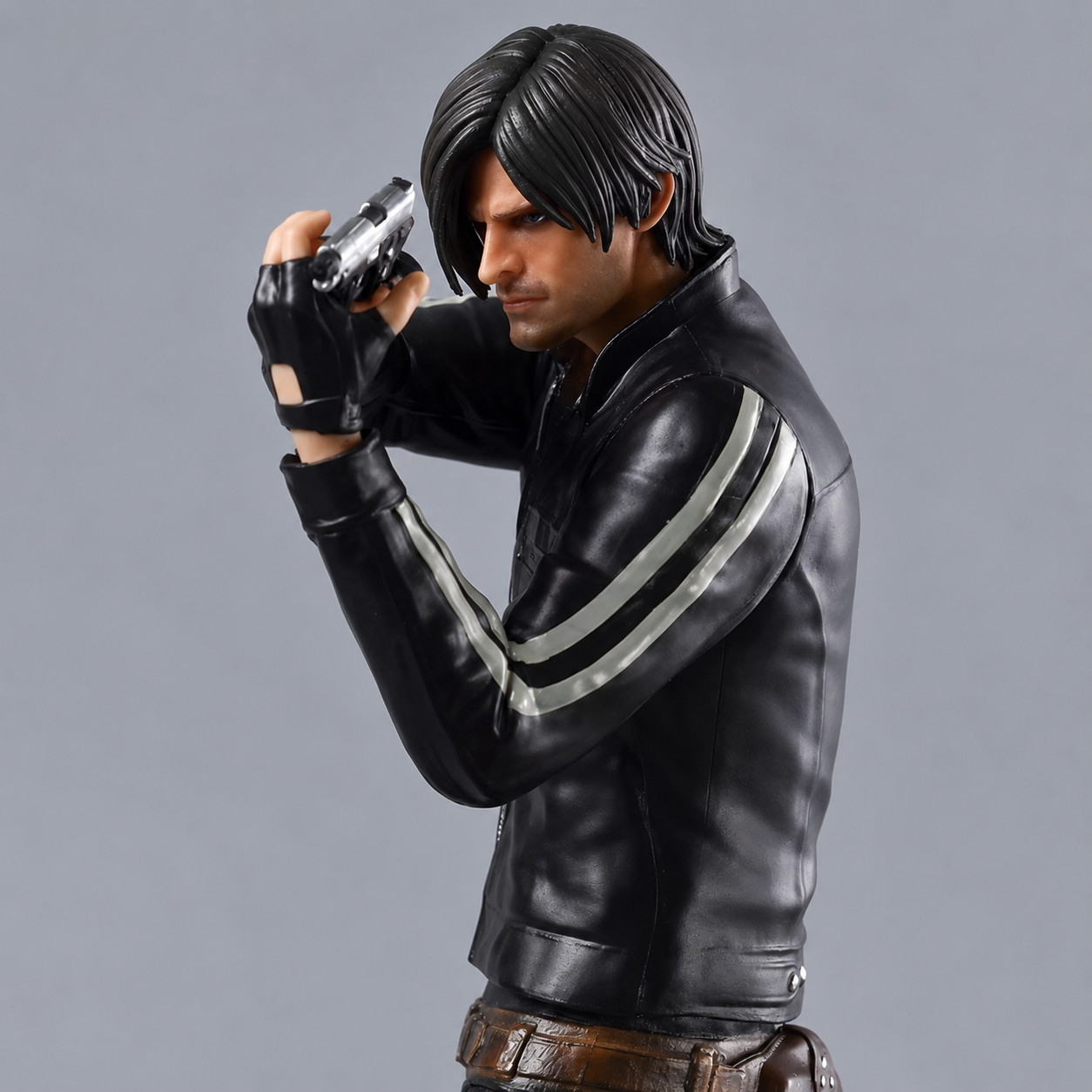 LEON S. KENNEDY RESIDENT EVIL BIOHAZARD 30CM PS4 COLLECTIBLE PVC FIGURE TOY NEW