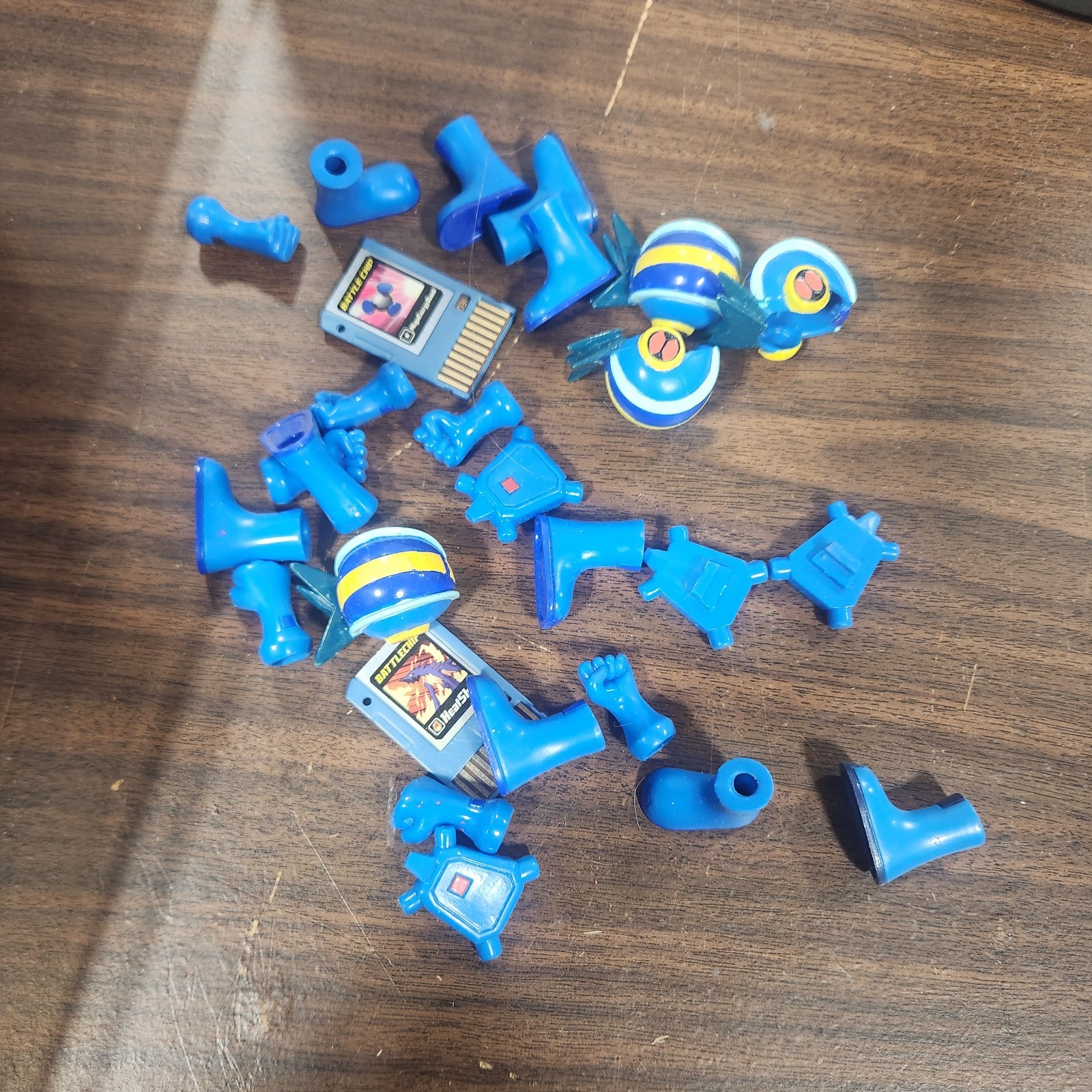 2000s Mattel Mega Man Action Figure Accessory, Parts And Battle Chip Lot A17