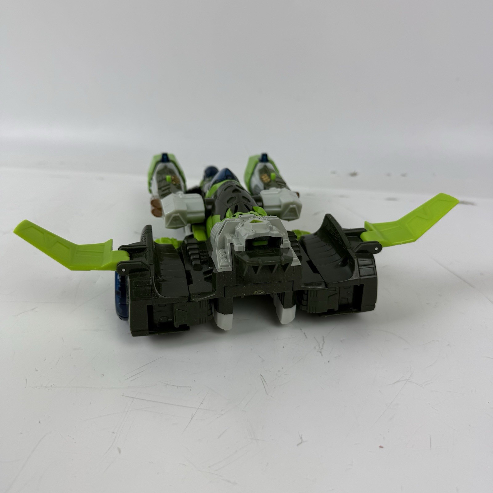 2005 Hasbro Transformers Cybertron Crumple Zone Voyager Class