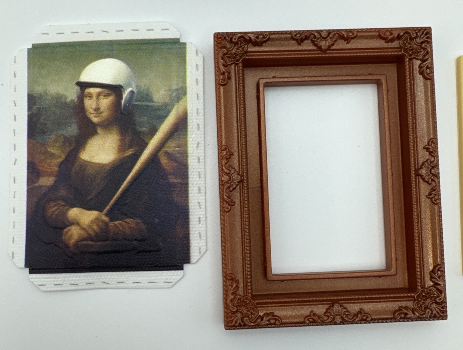 🖼️ NEW! Zuru Mini Brands Create MASTERPIECES *Luxury Baseball Helmet MONA LISA