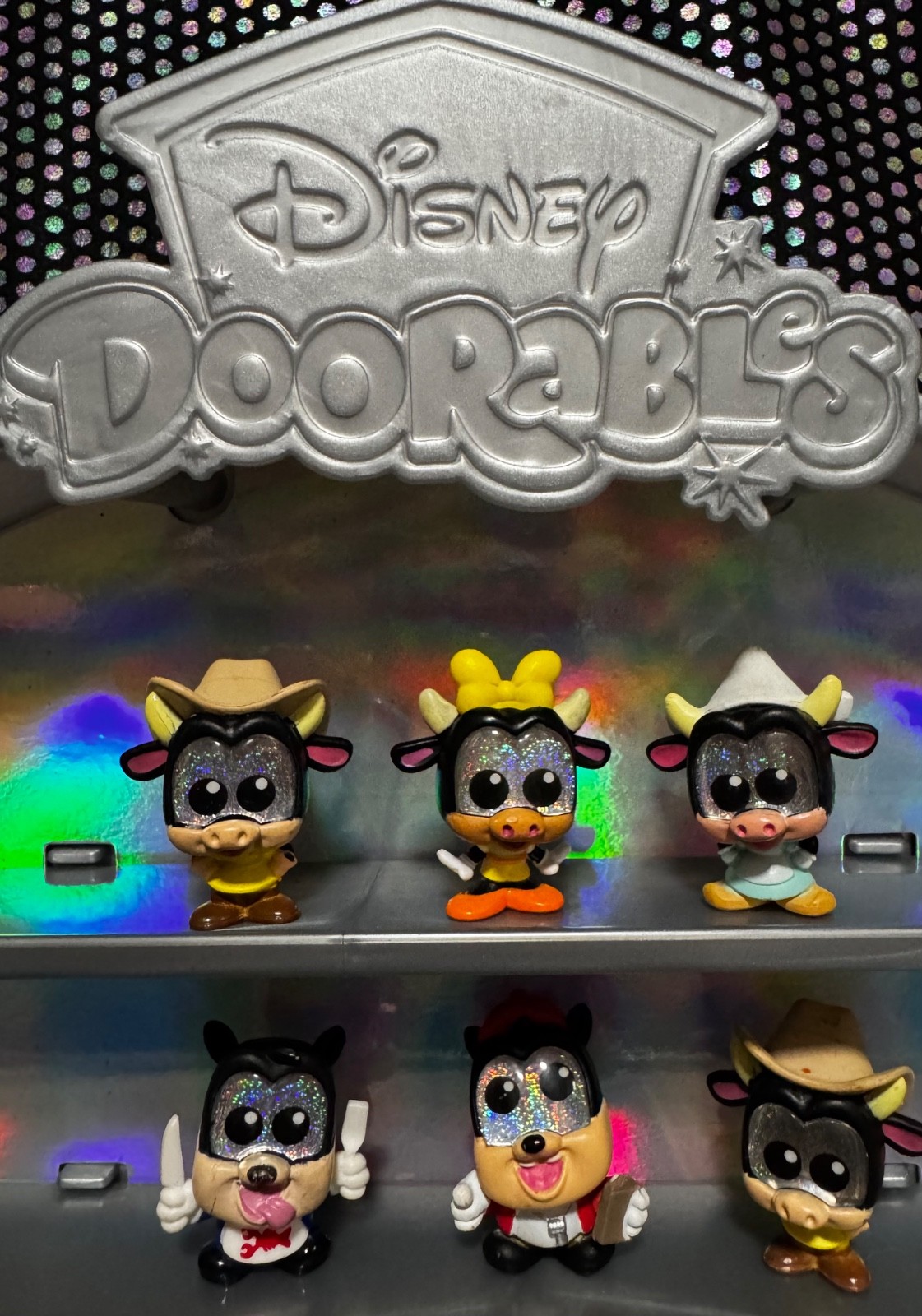 Disney Doorables 6 Clarabelle Cow and Pete