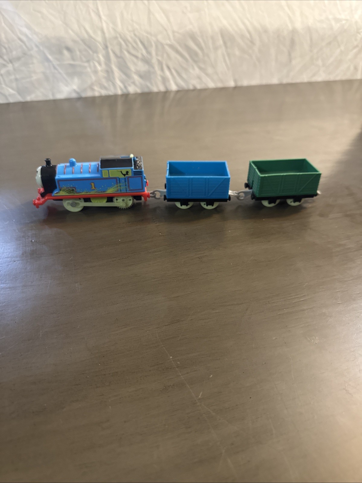 Mattel 2013 Thomas & Friends Trackmaster Train GLOW IN THE DARK THOMAS w/ Cars