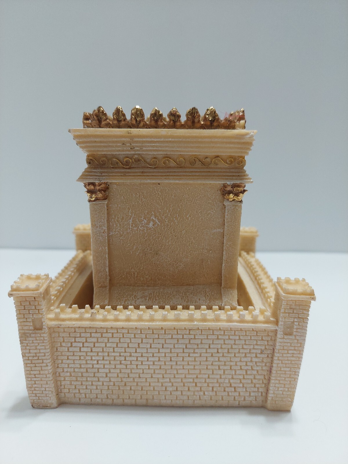 VINTAGE MODEL SCALE BONE RESIN CASTLE MAUSOLEUM 4.5&Prime; X 4&Prime; X 4&Prime; BEIGE AND GOLD