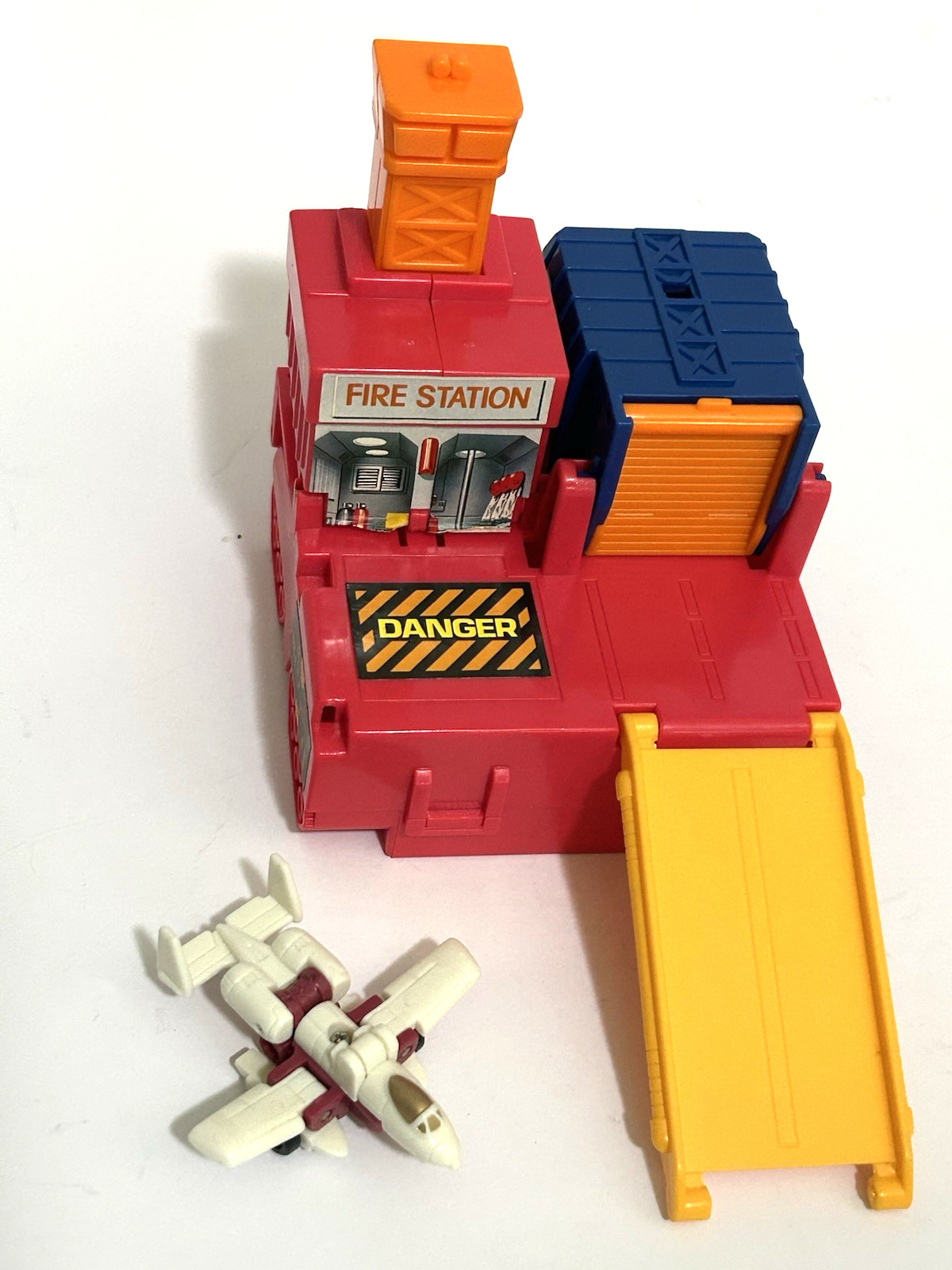 “Transformers” Hot House – Micromaster Fire Station, G1 complete