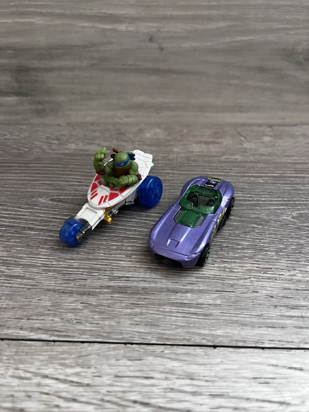 TMNT Mini Vehicle Lot Leonardo Shell Cycle & Purple Diecast Car
