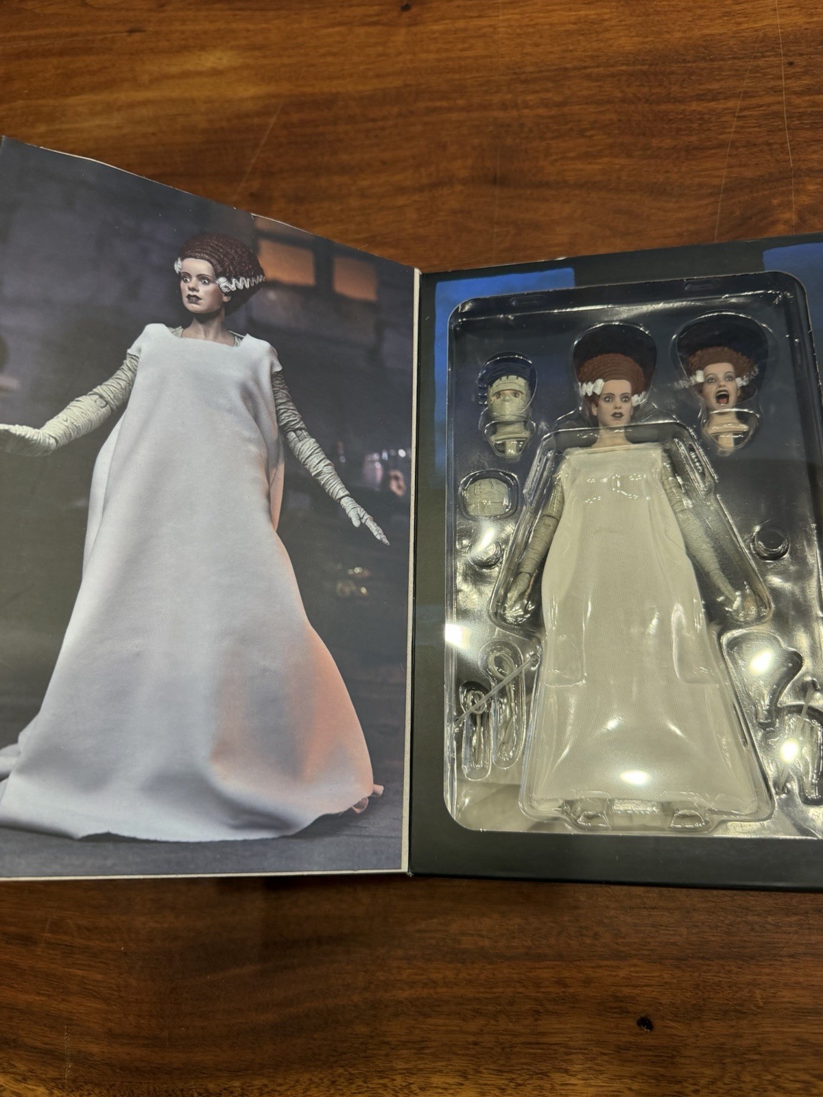 NECA Universal Monsters Ultimate ThE BRIDE OF FRANKENSTEIN Color 7&Prime; Figurine NEW