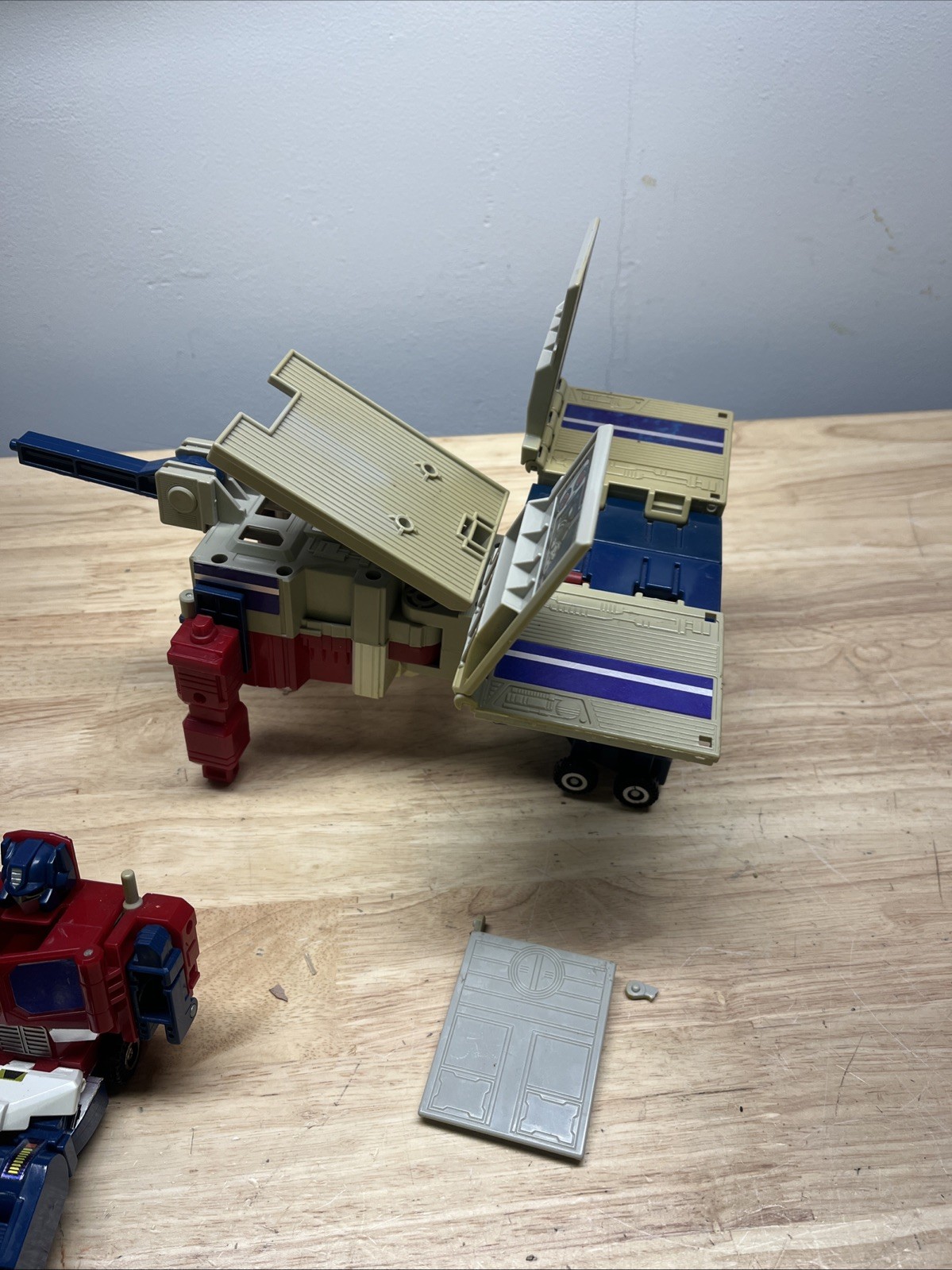 Vintage Transformer Optimus Prime Broken Hinge